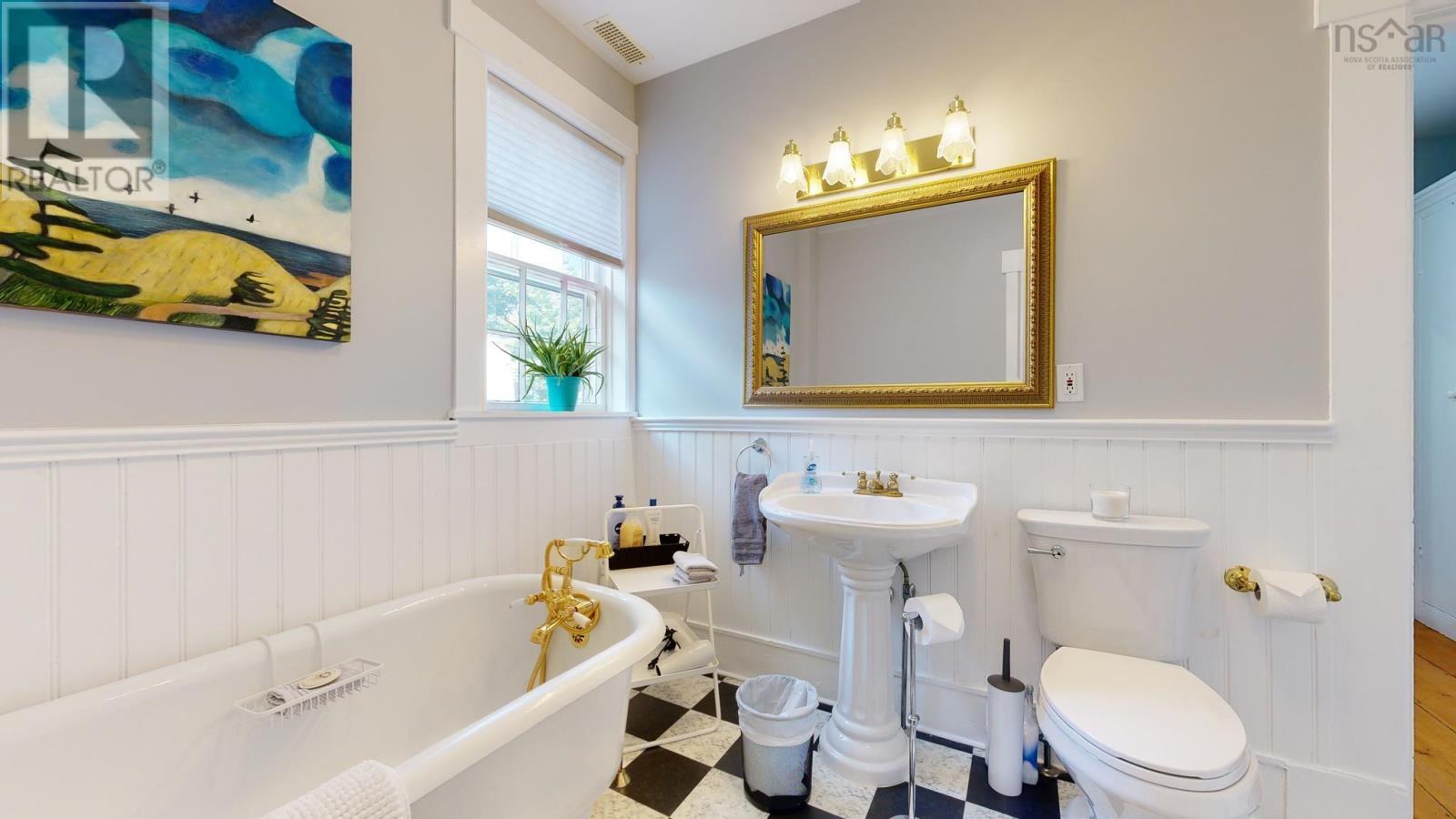 572 Main Street, Mahone Bay, Nova Scotia  B0J 2E0 - Photo 25 - 202403125