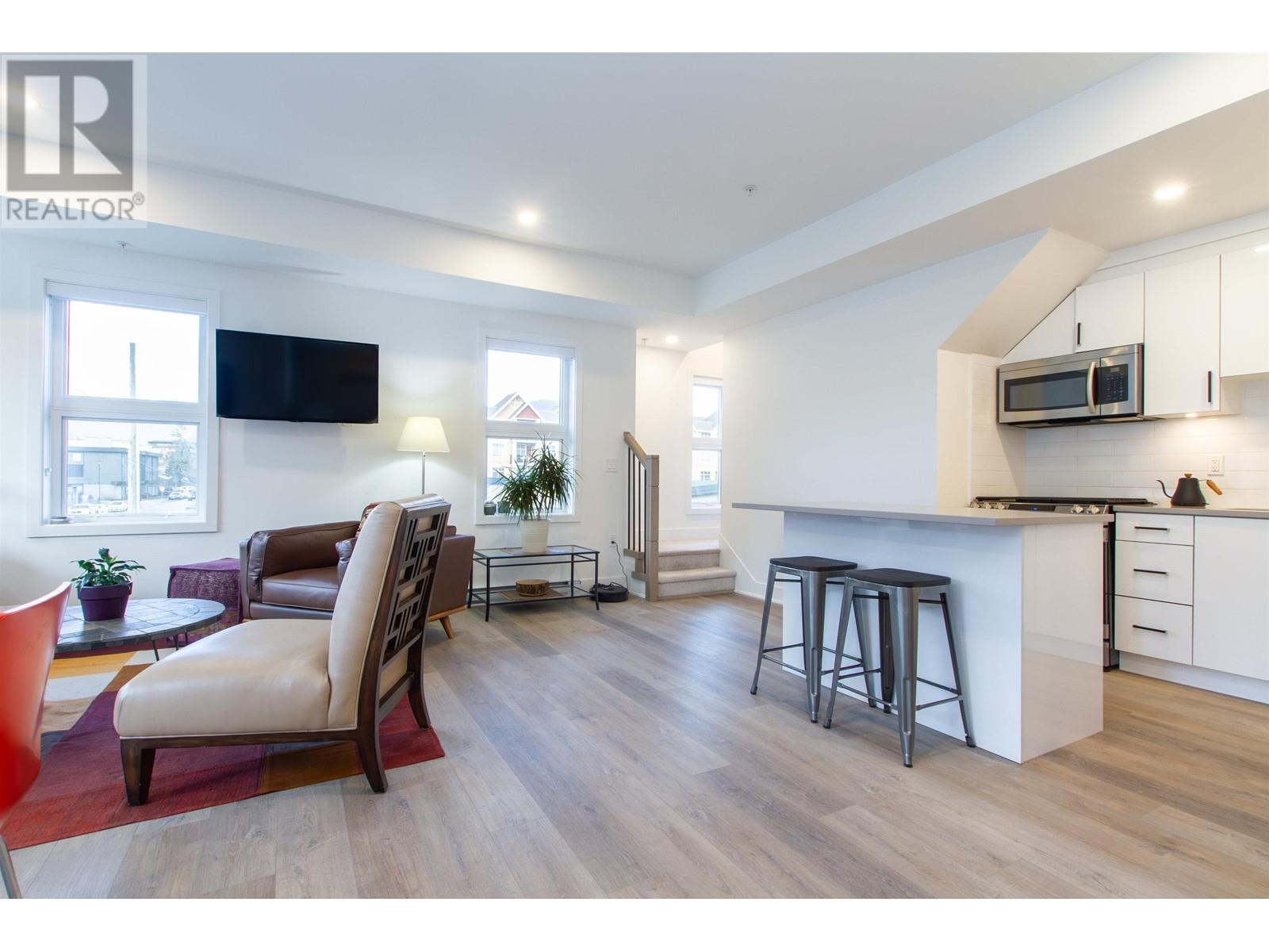 210 37842 Third Avenue, Squamish, British Columbia  V8B 1B9 - Photo 4 - R2851531