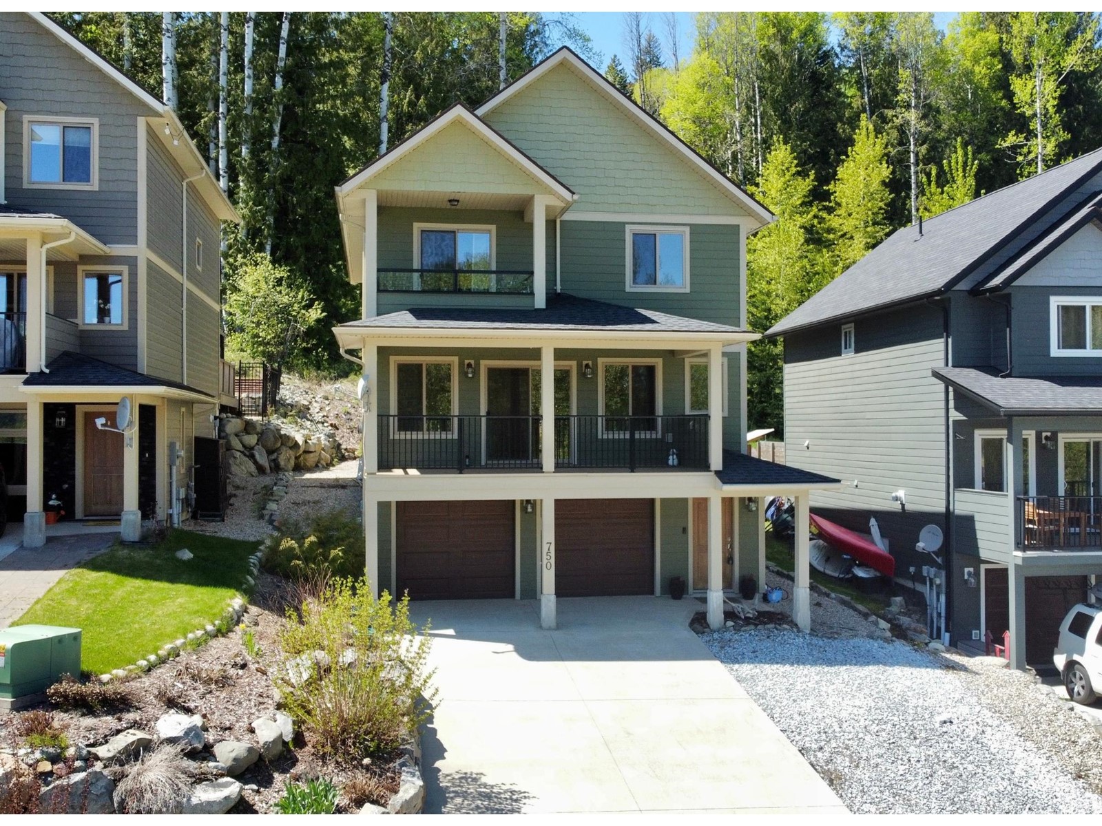 750 Redstone Drive, Rossland, British Columbia  V0G 1Y0 - Photo 1 - 2475058