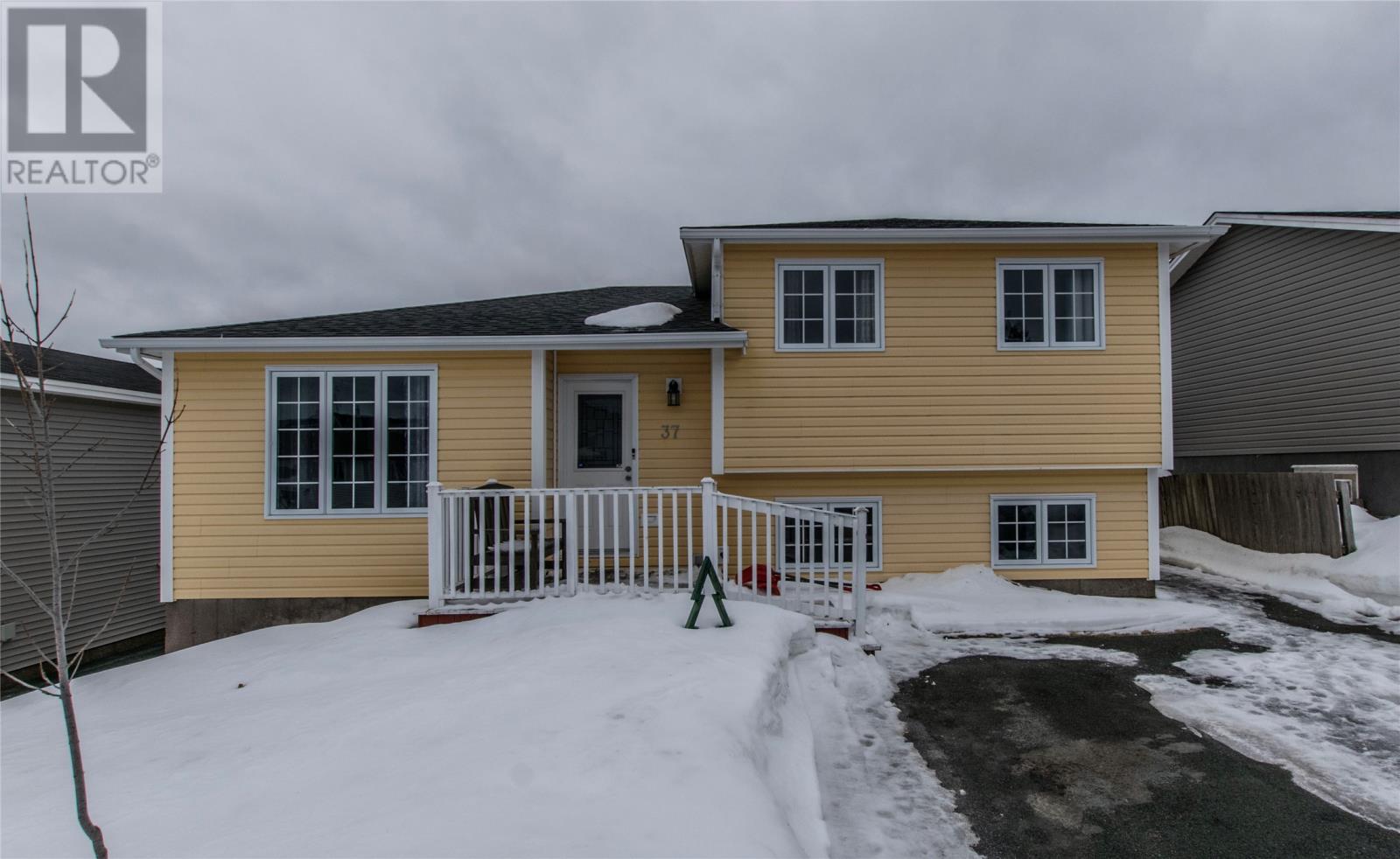 37 Frobisher Avenue, Mount Pearl, A1N4W1, 5 Bedrooms Bedrooms, ,2 BathroomsBathrooms,Single Family,For sale,Frobisher,1268008