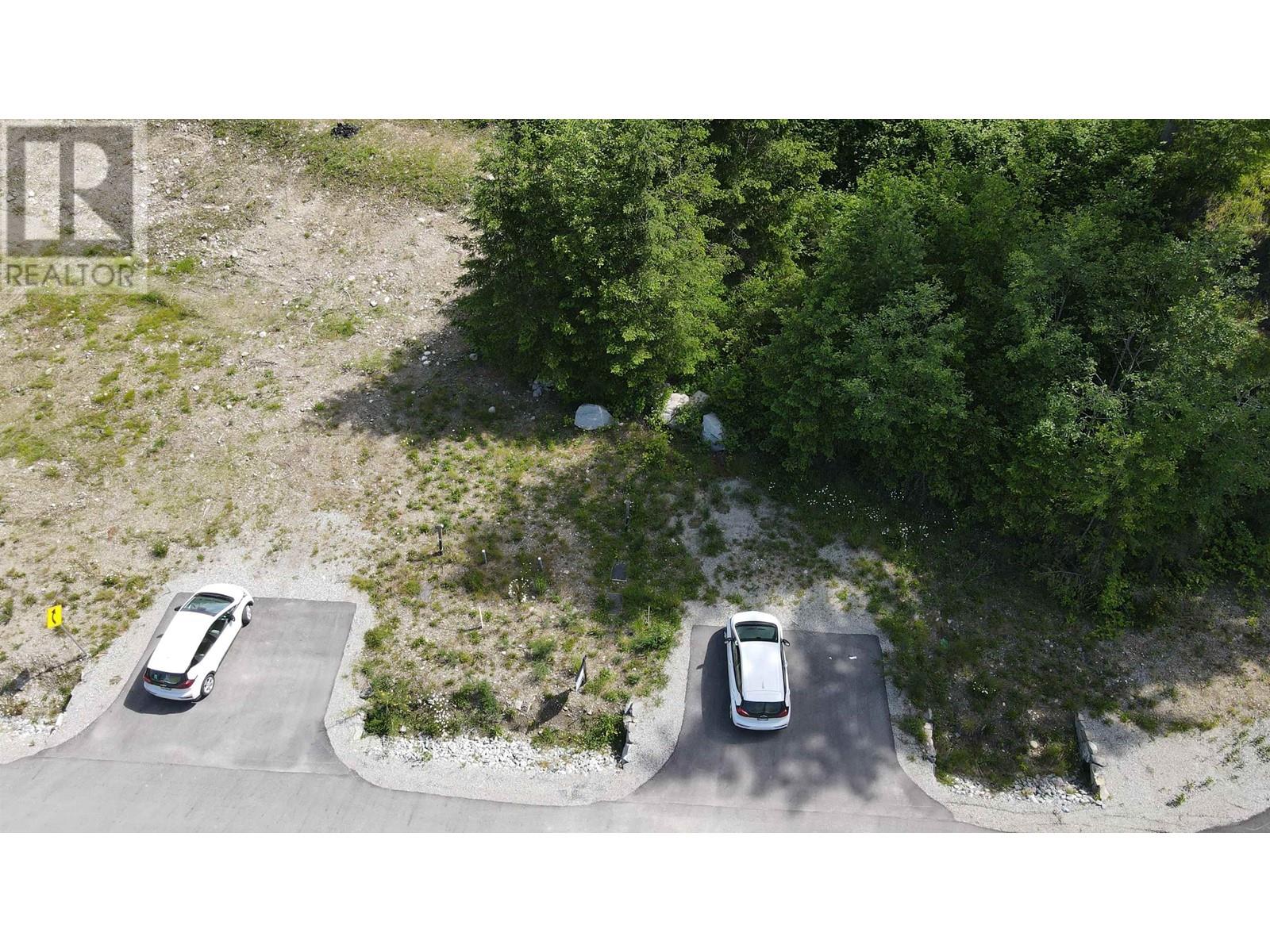 1258 Castle Road, Gibsons, British Columbia  V0N 1V5 - Photo 2 - R2851546