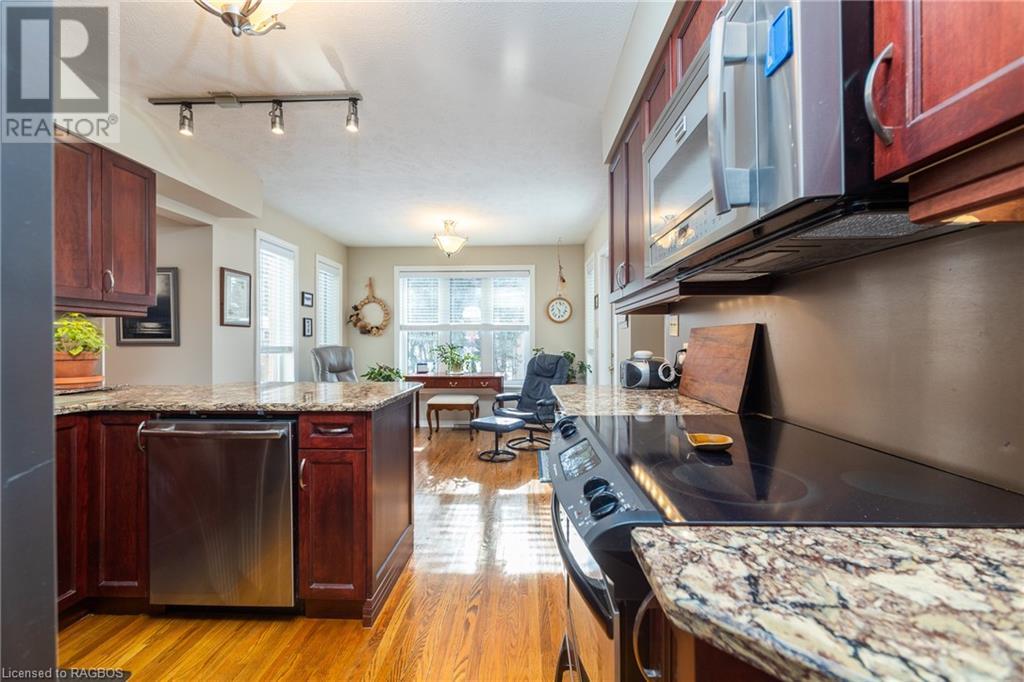433 8th A Avenue E, Owen Sound, Ontario  N4K 6S8 - Photo 9 - 40537358