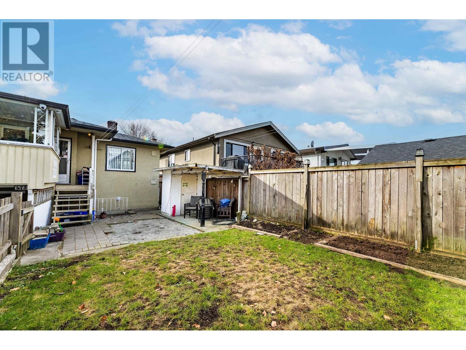 Listing Picture 7 of 7 : 473 E 54TH AVENUE, Vancouver / 溫哥華 - 魯藝地產 Yvonne Lu Group - MLS Medallion Club Member
