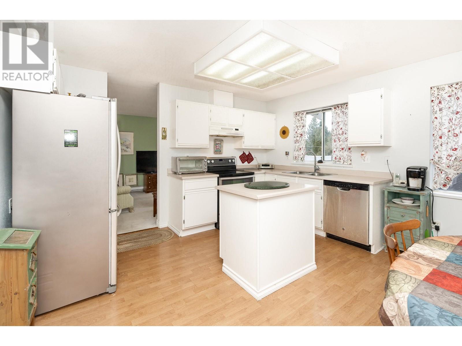 28 11588 232 Street, Maple Ridge, British Columbia  V2X 0J6 - Photo 3 - R2851673