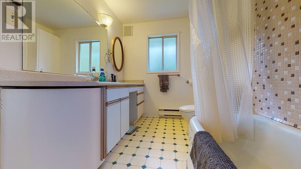 1186 Sunshine Coast Highway, Gibsons, British Columbia  V0N 1V2 - Photo 34 - R2851642