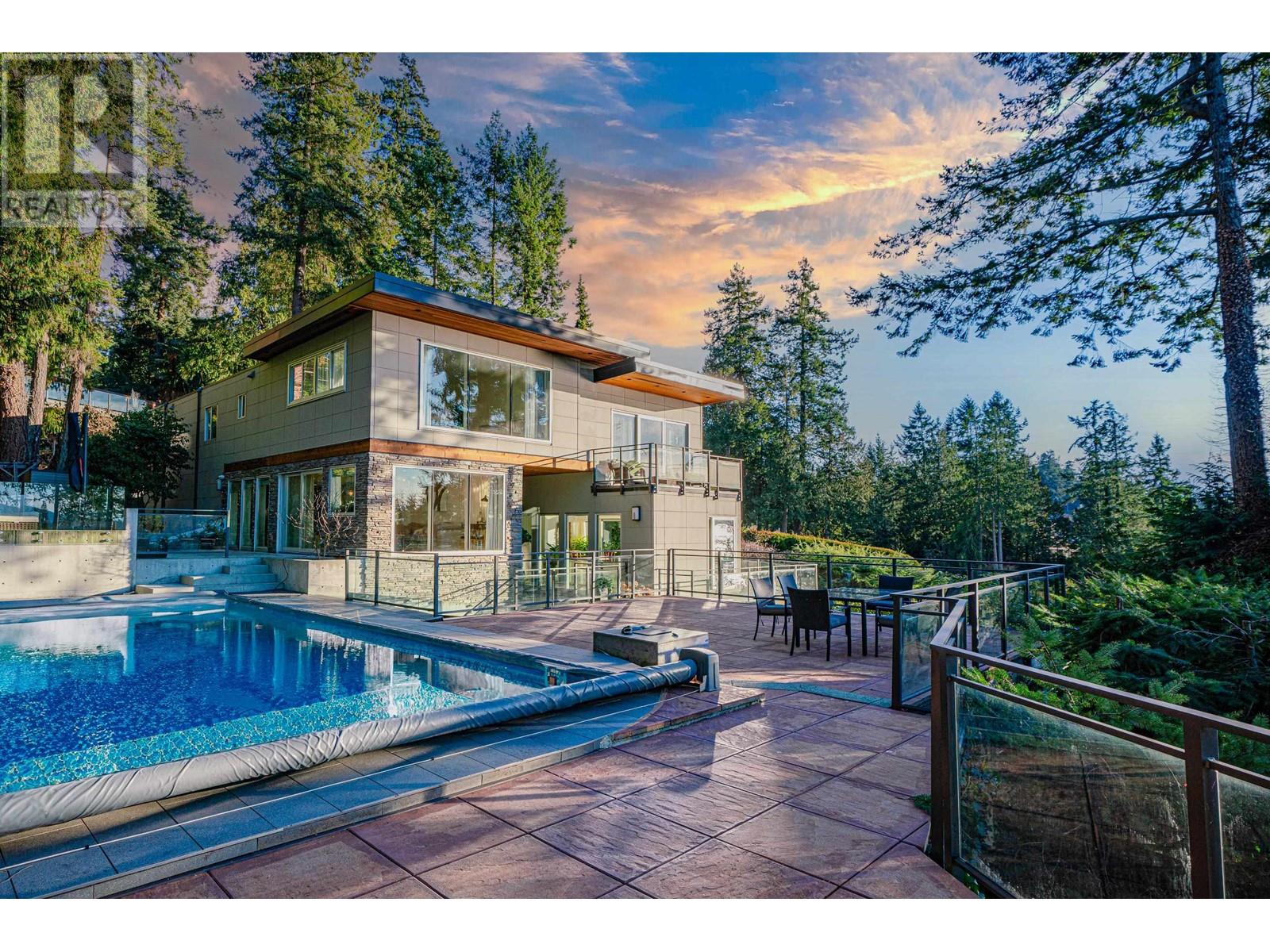 5290 Gulf Place, West Vancouver, British Columbia  V7W 2V9 - Photo 3 - R2851759