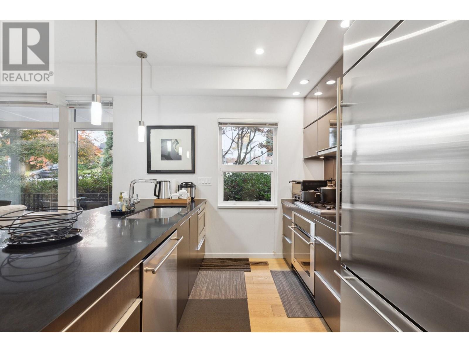 2925 Wall Street, Vancouver, British Columbia  V5K 0A6 - Photo 3 - R2851884