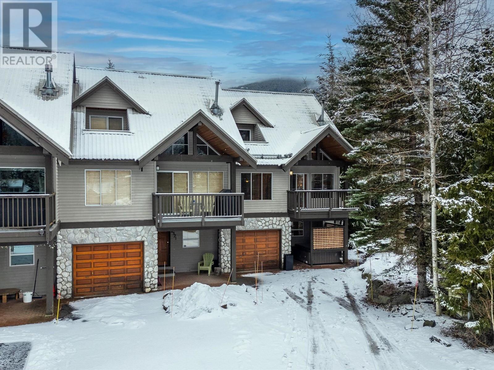 2319 Aspen Court, Whistler, British Columbia  V8E 0A6 - Photo 1 - R2851941