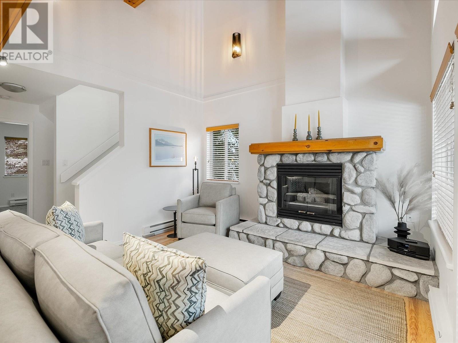 2319 Aspen Court, Whistler, British Columbia  V8E 0A6 - Photo 3 - R2851941