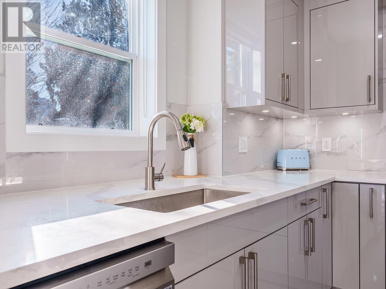 5182 Aberdeen Street, Vancouver, British Columbia  V5R 4M3 - Photo 14 - R2851970