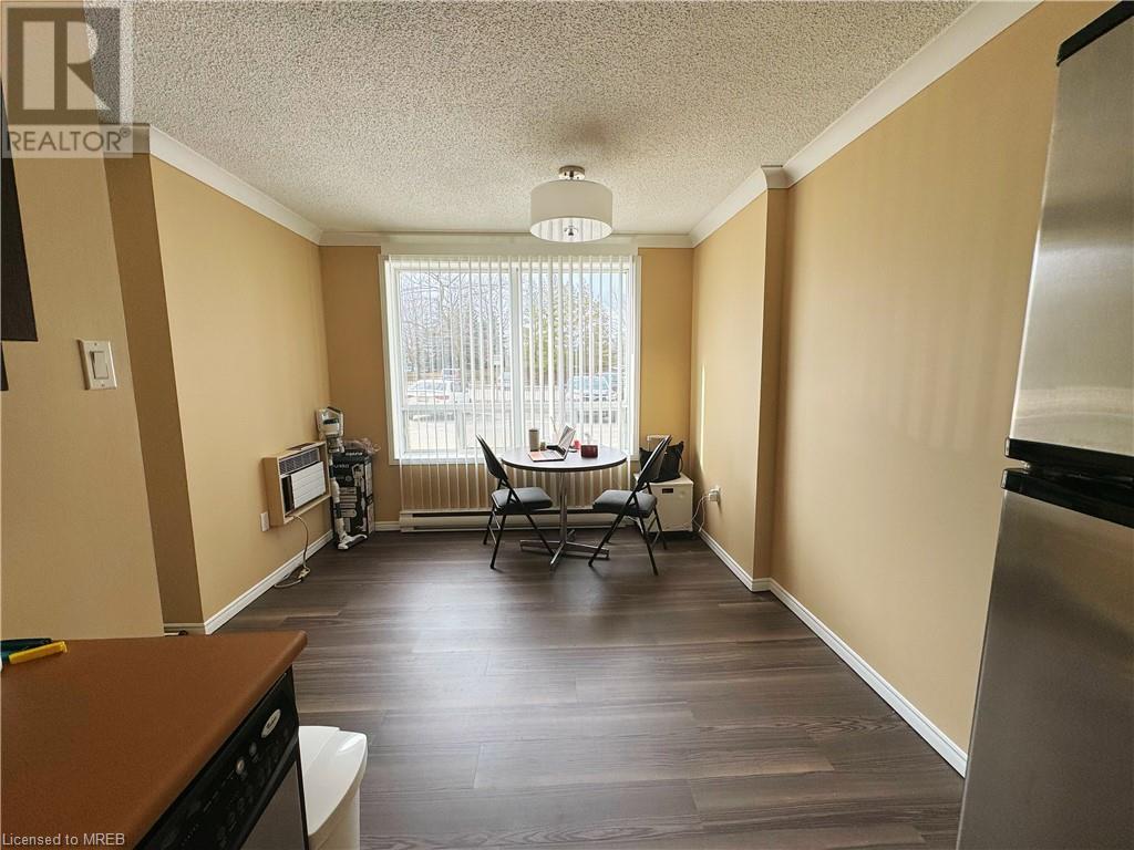 333 Commissioners Road W Unit# 105, London, Ontario  N6J 4X7 - Photo 4 - 40544009