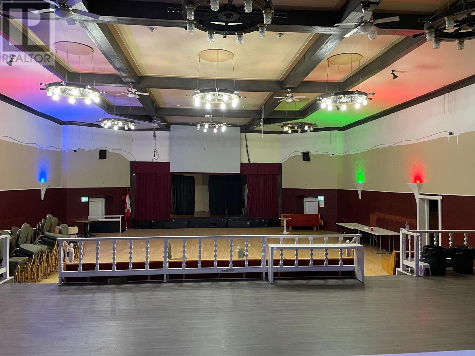 726 Twelfth Street, New Westminster, British Columbia  V3M 4J9 - Photo 2 - C8057783