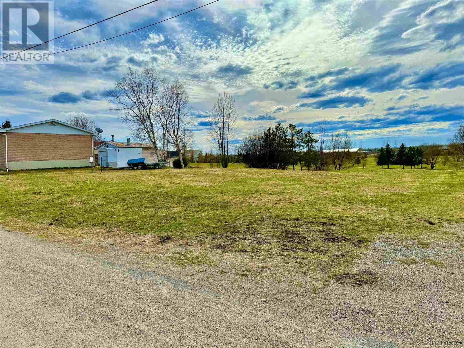 228 And 232 Ross Rd, Smooth Rock Falls, Ontario  P0L 2B0 - Photo 17 - TM240312
