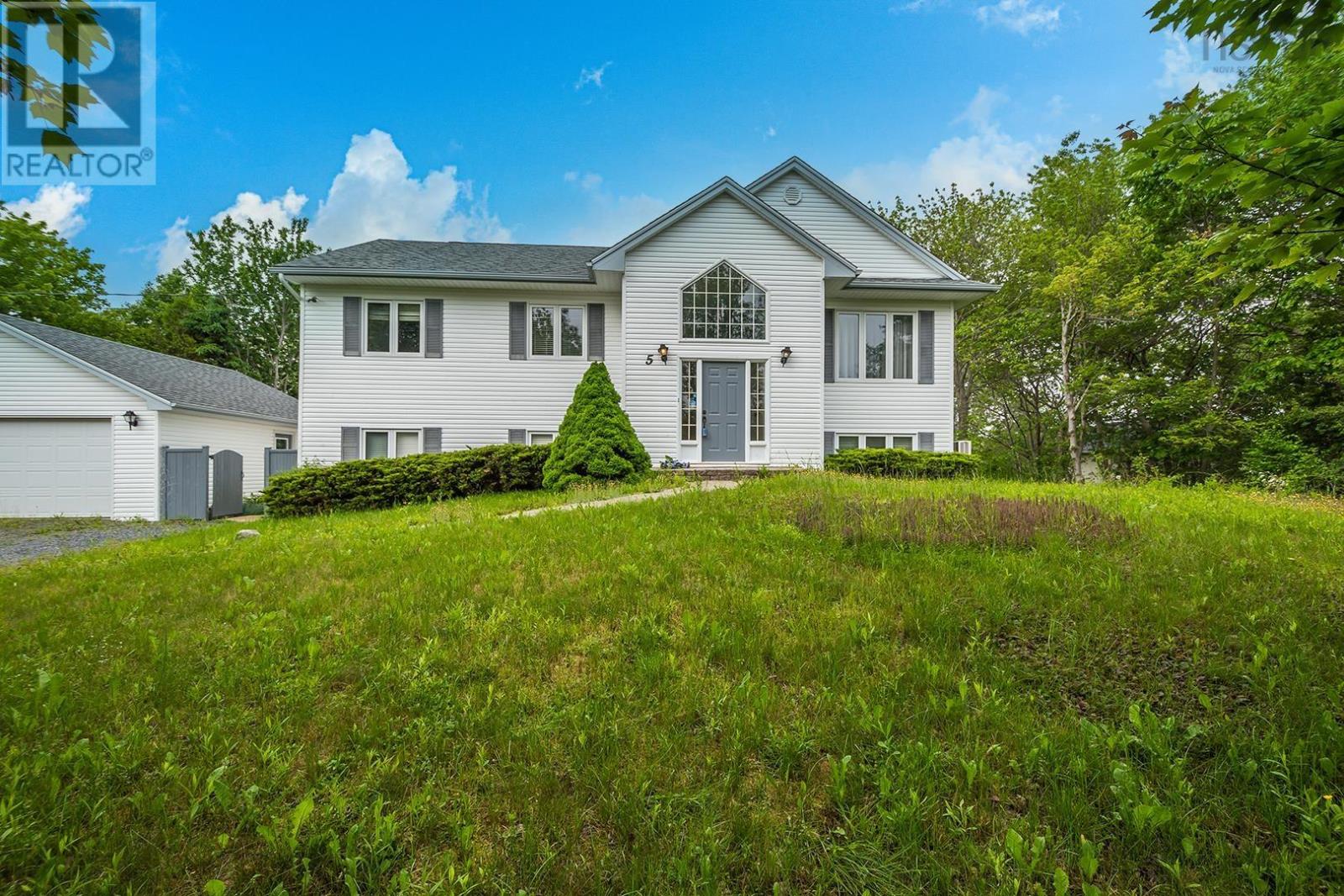 5 Waterloo Way, Stillwater Lake, Nova Scotia  B3Z 1H2 - Photo 1 - 202403198