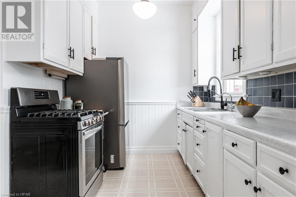 159 Mornington Street, Stratford, Ontario  N5A 5G2 - Photo 11 - 40541720