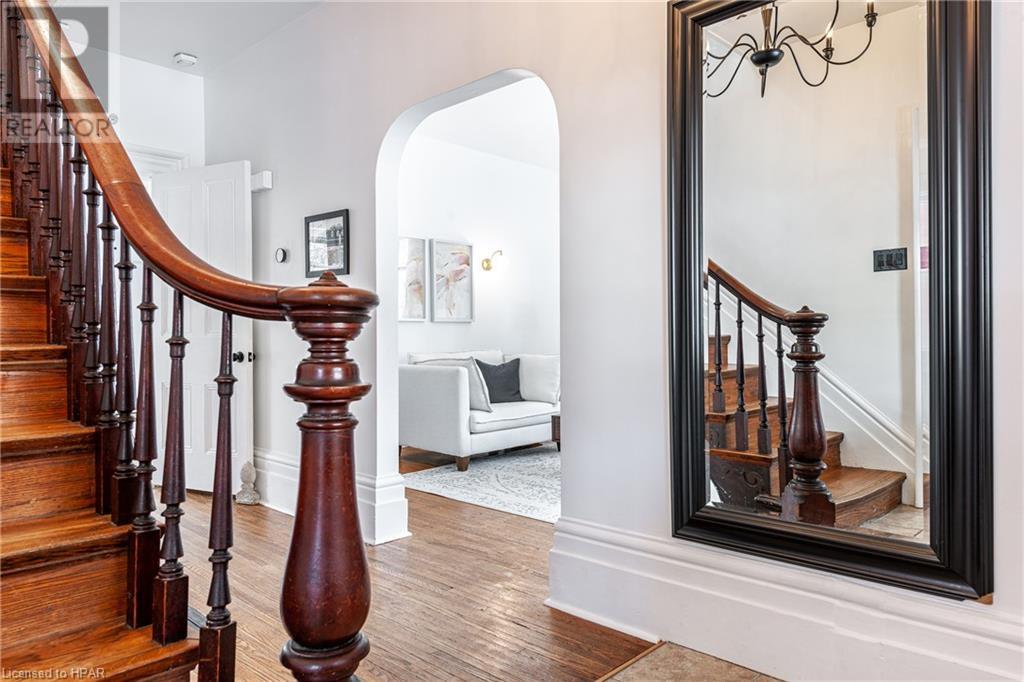 159 Mornington Street, Stratford, Ontario  N5A 5G2 - Photo 4 - 40541720