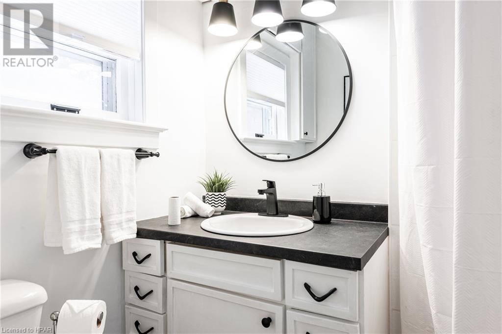 159 Mornington Street, Stratford, Ontario  N5A 5G2 - Photo 8 - 40541720