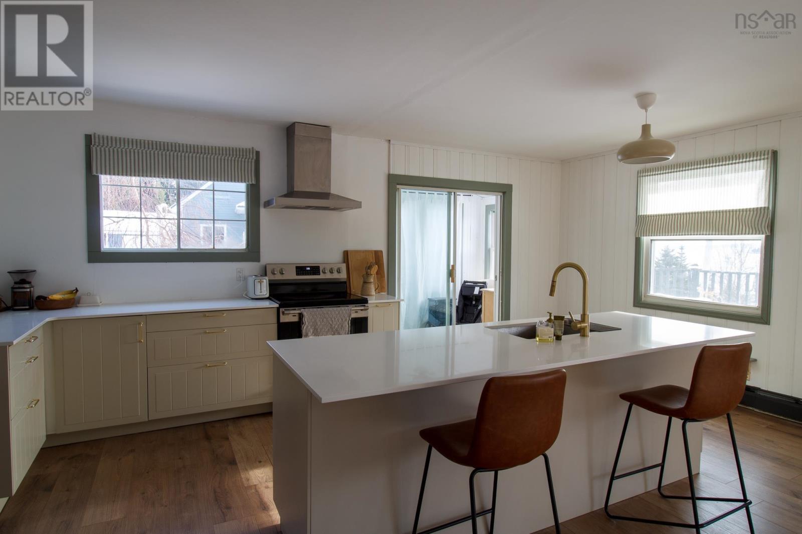 7451 St. Margarets Bay Road, Boutiliers Point, Nova Scotia  B3Z 1S7 - Photo 11 - 202403219