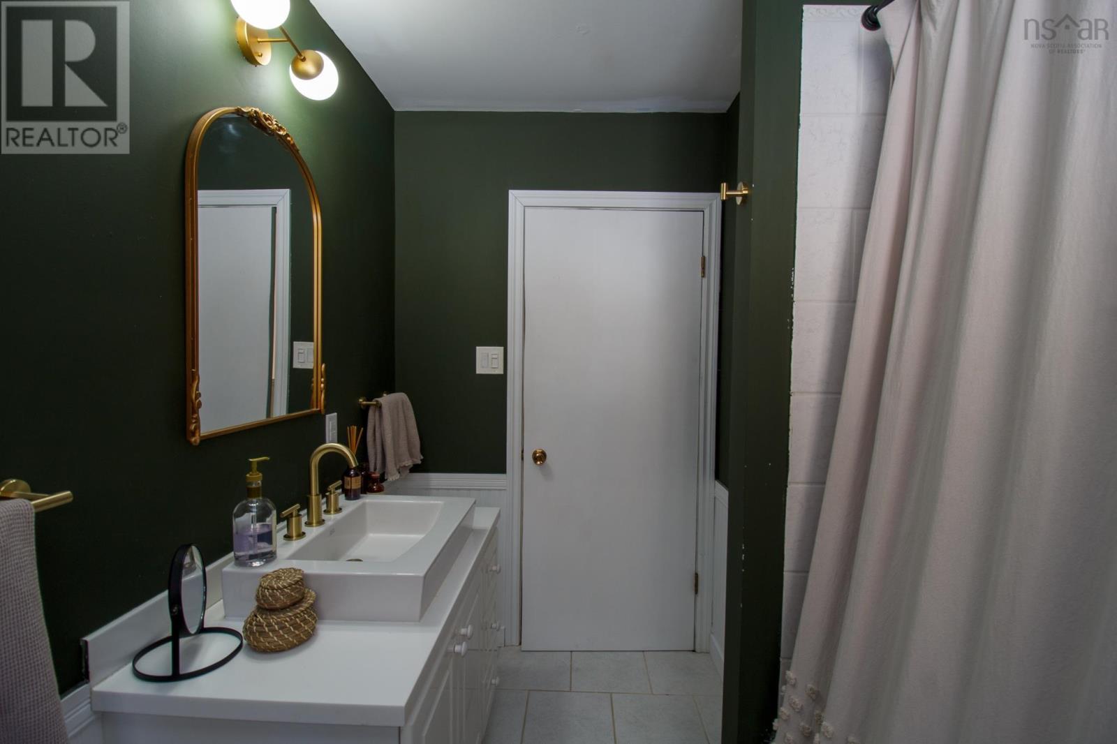 7451 St. Margarets Bay Road, Boutiliers Point, Nova Scotia  B3Z 1S7 - Photo 21 - 202403219