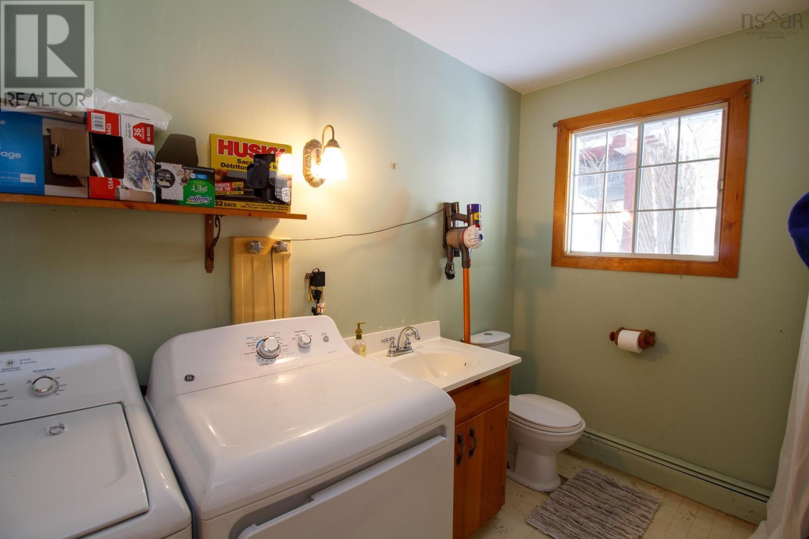 7451 St. Margarets Bay Road, Boutiliers Point, Nova Scotia  B3Z 1S7 - Photo 29 - 202403219