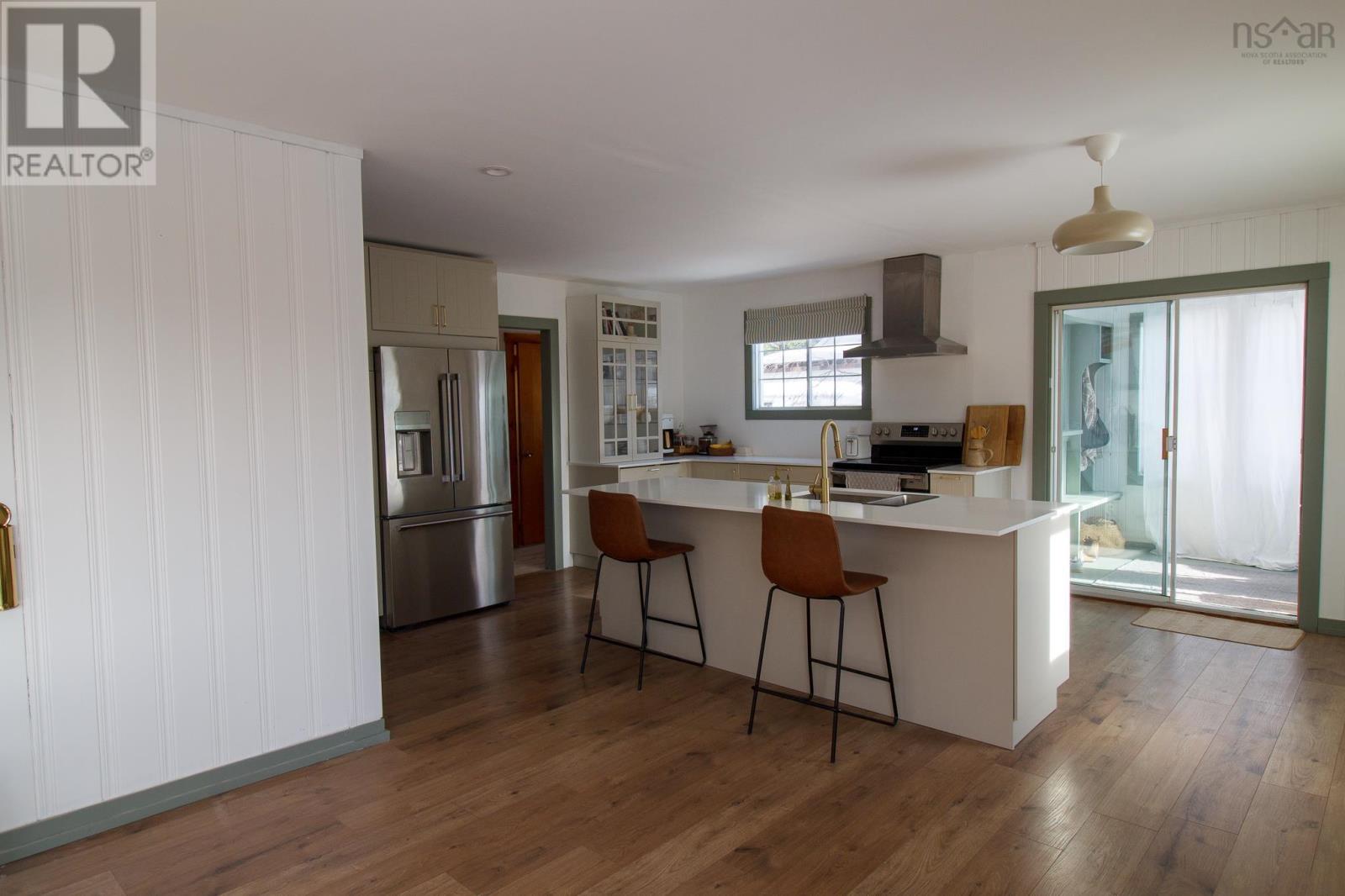 7451 St. Margarets Bay Road, Boutiliers Point, Nova Scotia  B3Z 1S7 - Photo 6 - 202403219