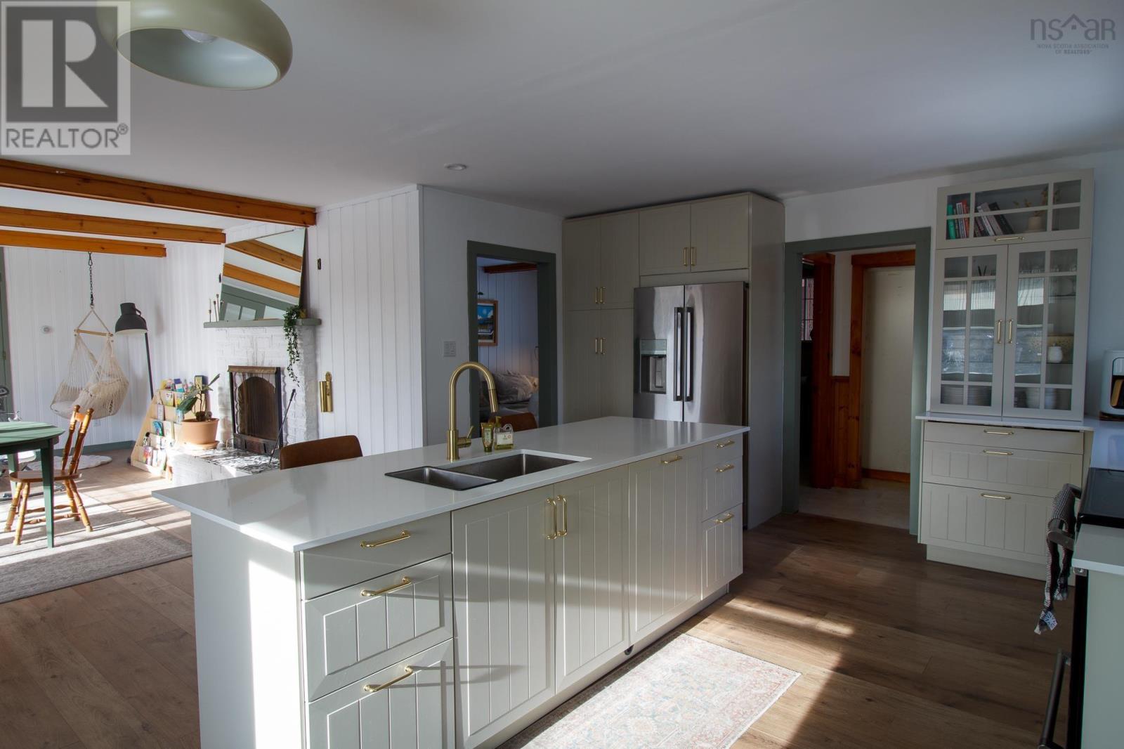7451 St. Margarets Bay Road, Boutiliers Point, Nova Scotia  B3Z 1S7 - Photo 8 - 202403219