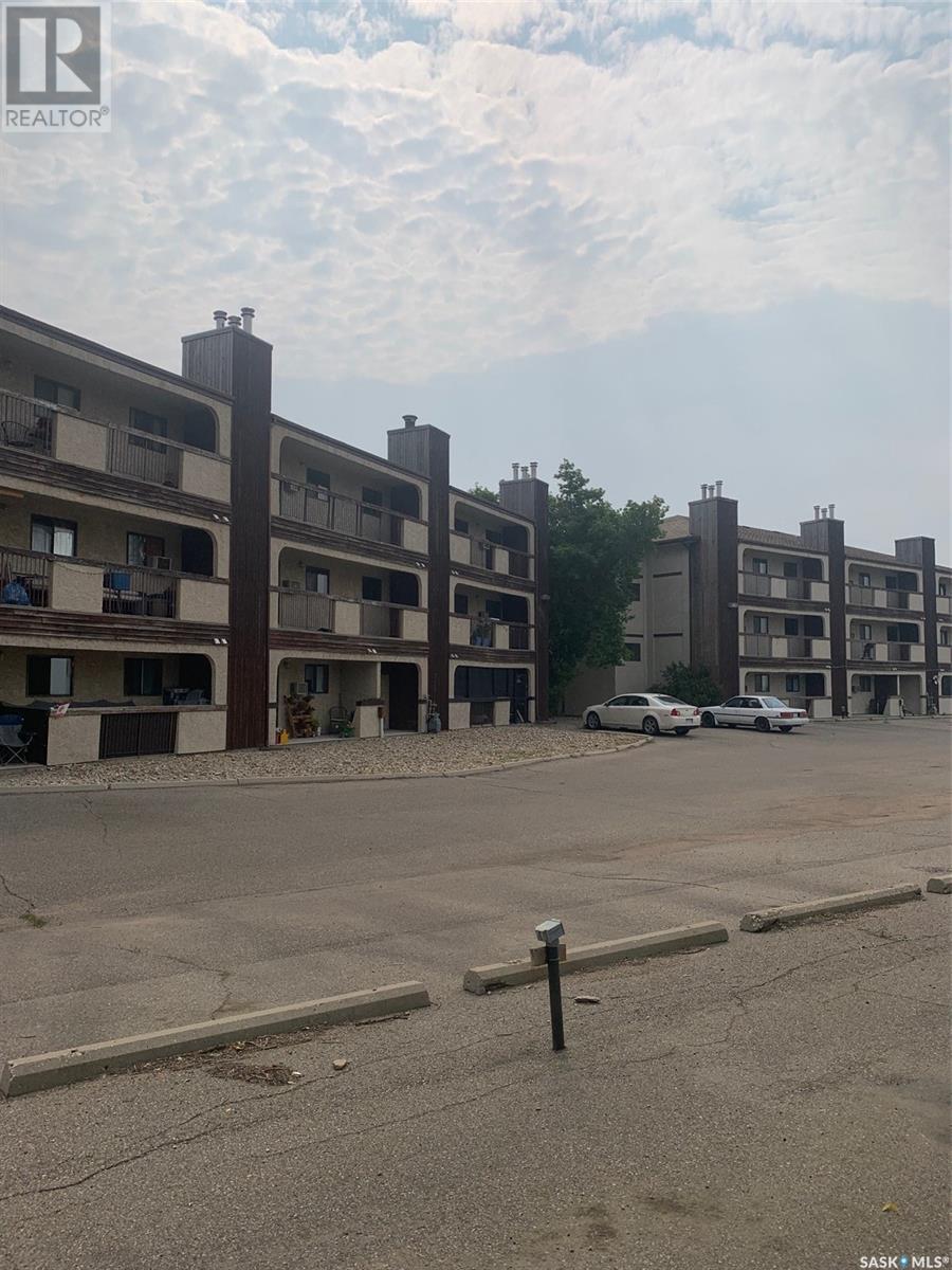 100 4th Avenue, Estevan, Saskatchewan  S4A 2N1 - Photo 1 - SK959512
