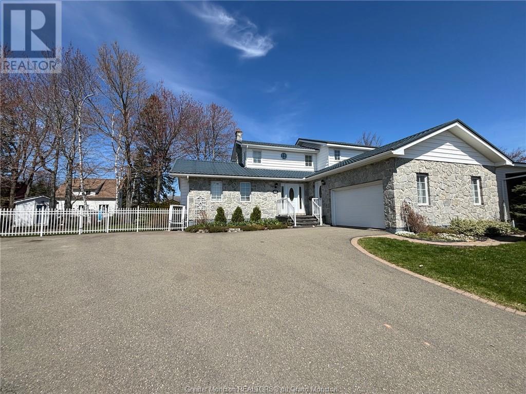 42 Lasalle, Moncton, New Brunswick  E1A 5L6 - Photo 2 - M157388