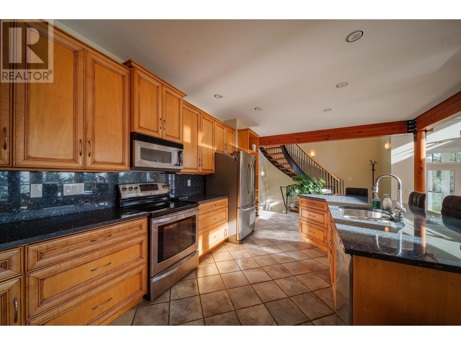 6948 Sunshine Coast Highway, Sechelt, British Columbia  V7Z 0N2 - Photo 14 - R2852036