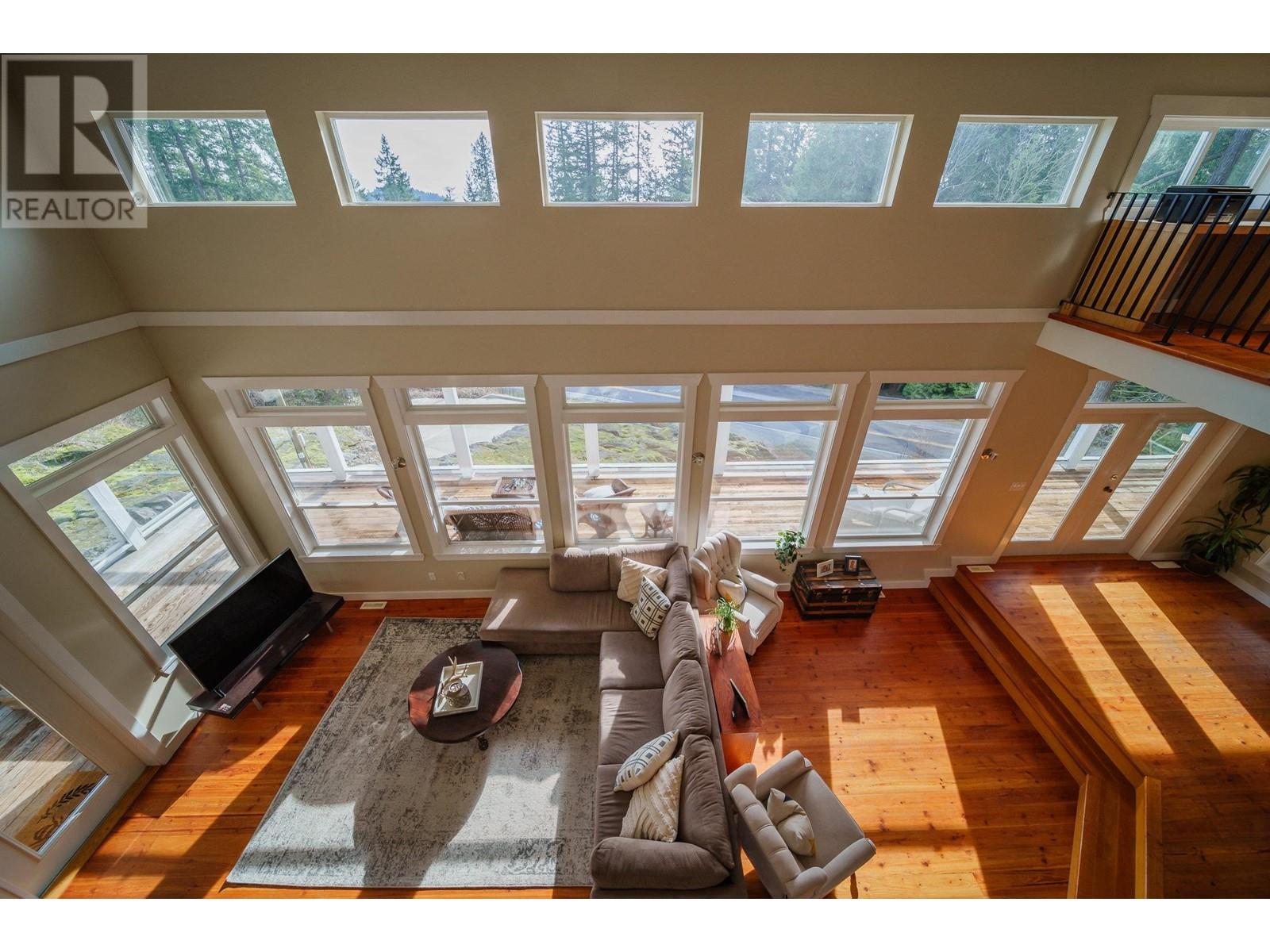 6948 Sunshine Coast Highway, Sechelt, British Columbia  V7Z 0N2 - Photo 3 - R2852036