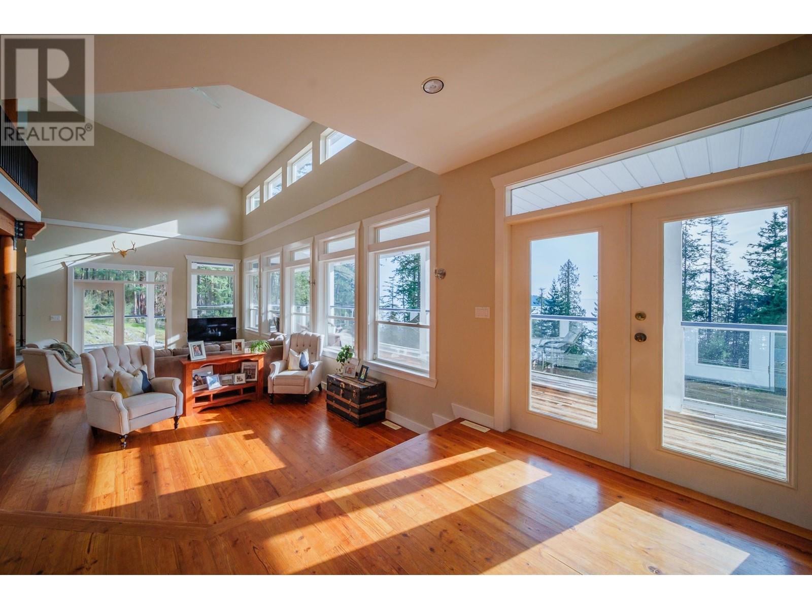 6948 Sunshine Coast Highway, Sechelt, British Columbia  V7Z 0N2 - Photo 6 - R2852036