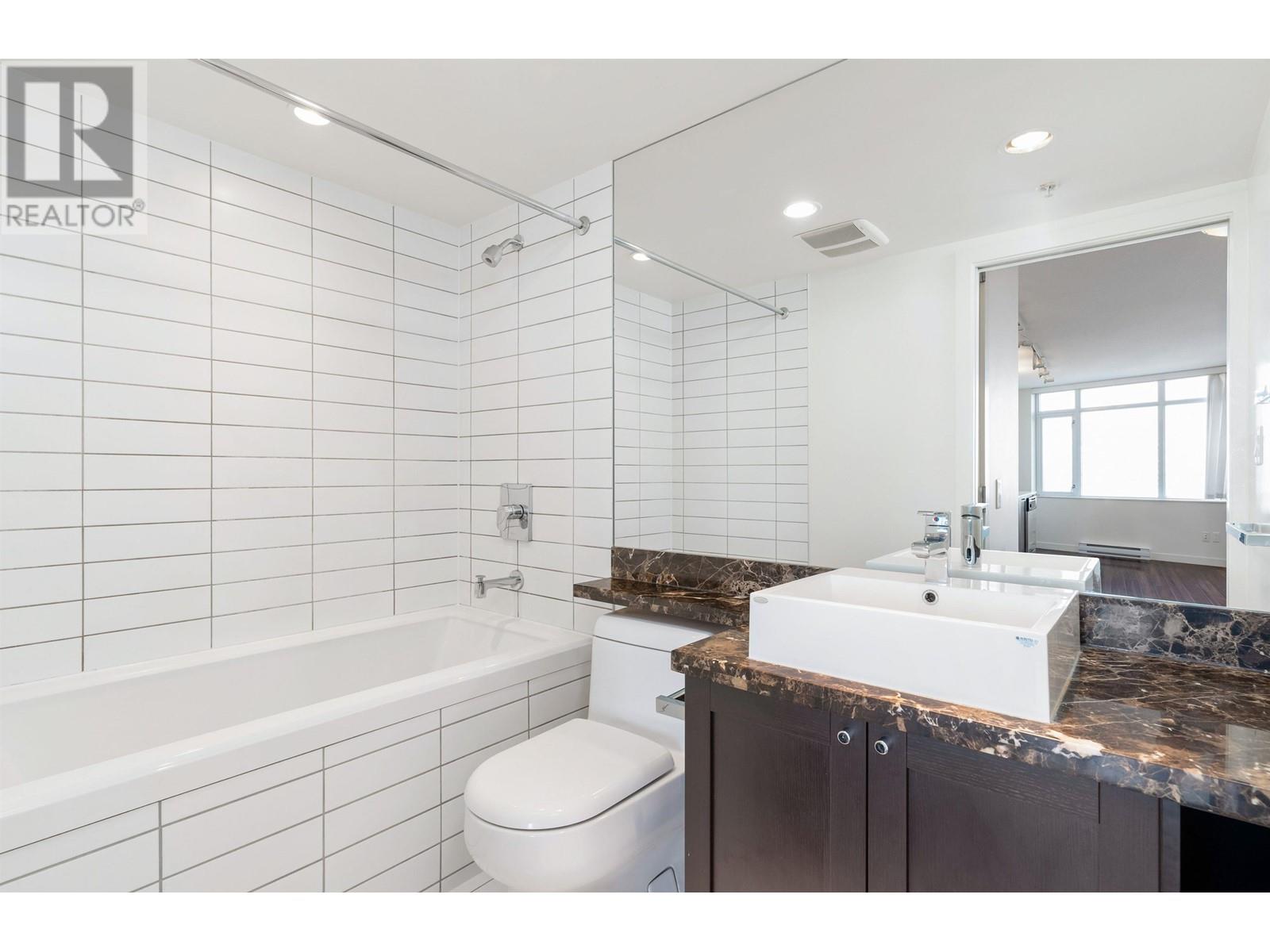 810 4815 Eldorado Mews, Vancouver, British Columbia  V5R 0B2 - Photo 5 - R2851896