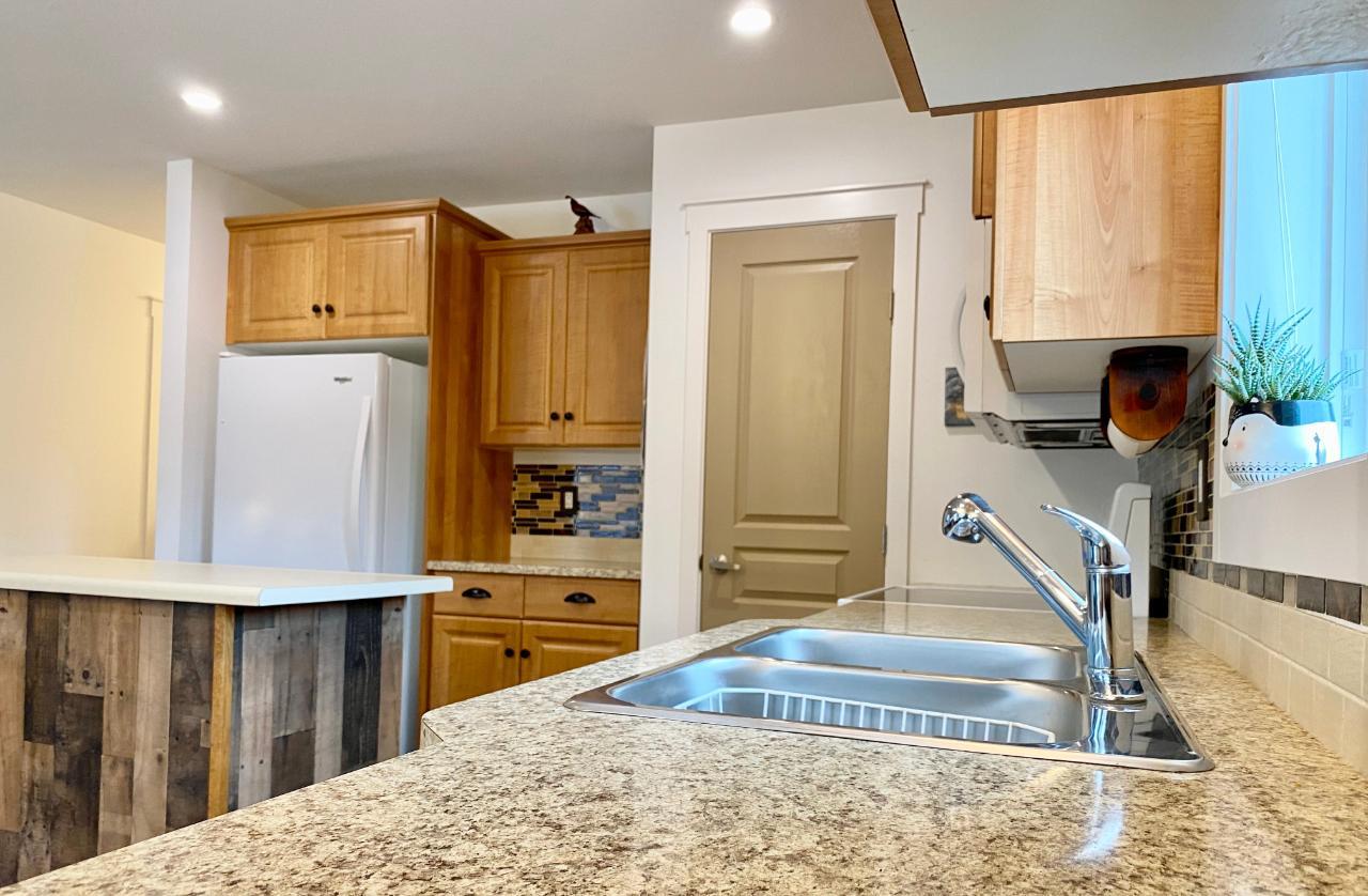 1800 Highway 3, Christina Lake, British Columbia  V0H 1E3 - Photo 10 - 2475086