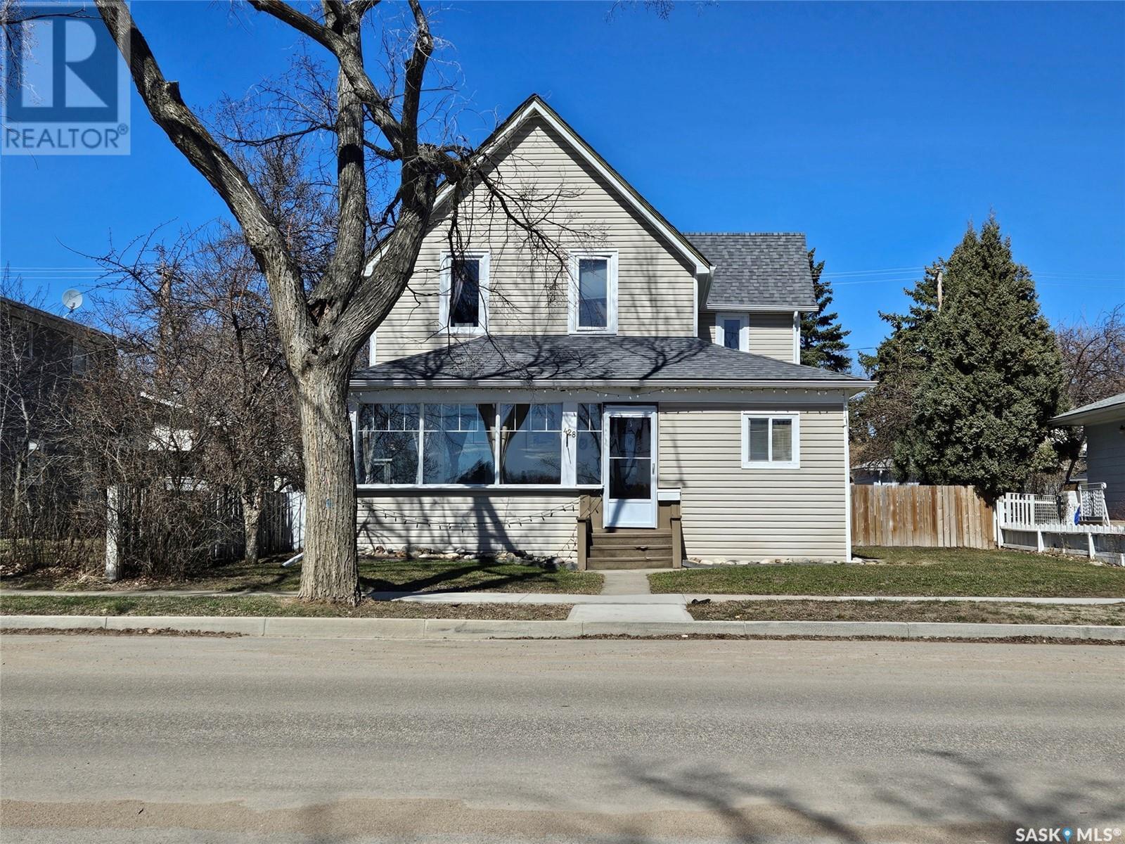 428 Fairford Street E, Moose Jaw, Saskatchewan  S6H 0E5 - Photo 1 - SK954612