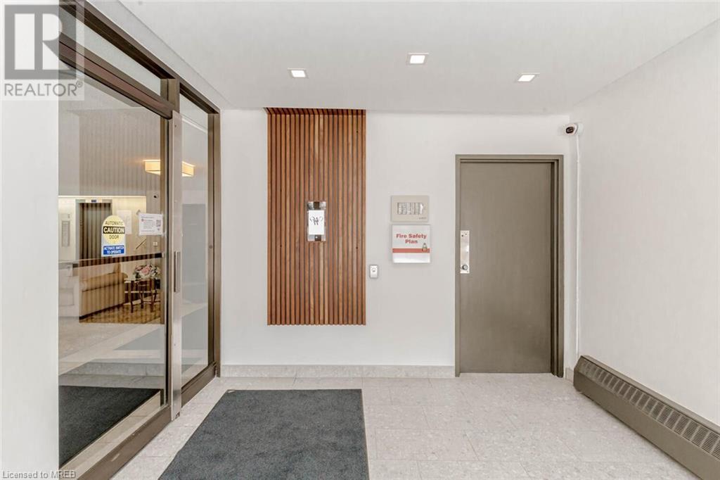 65 Westmount Road Unit# 805, Waterloo, Ontario  N2L 5G6 - Photo 2 - 40544101
