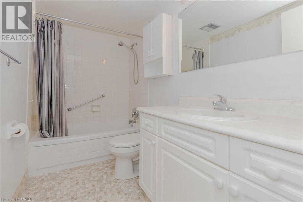 65 Westmount Road Unit# 805, Waterloo, Ontario  N2L 5G6 - Photo 24 - 40544101