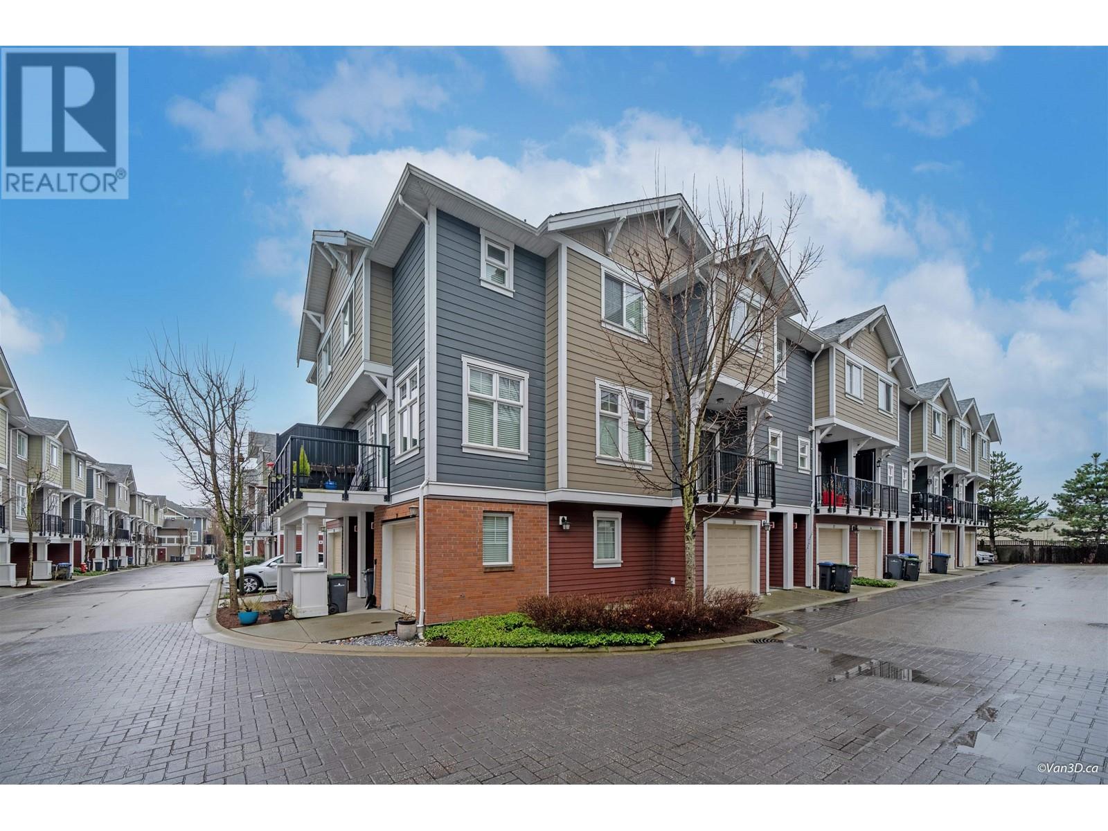 16 1111 Ewen Avenue, New Westminster, British Columbia  V3M 5E6 - Photo 2 - R2852101
