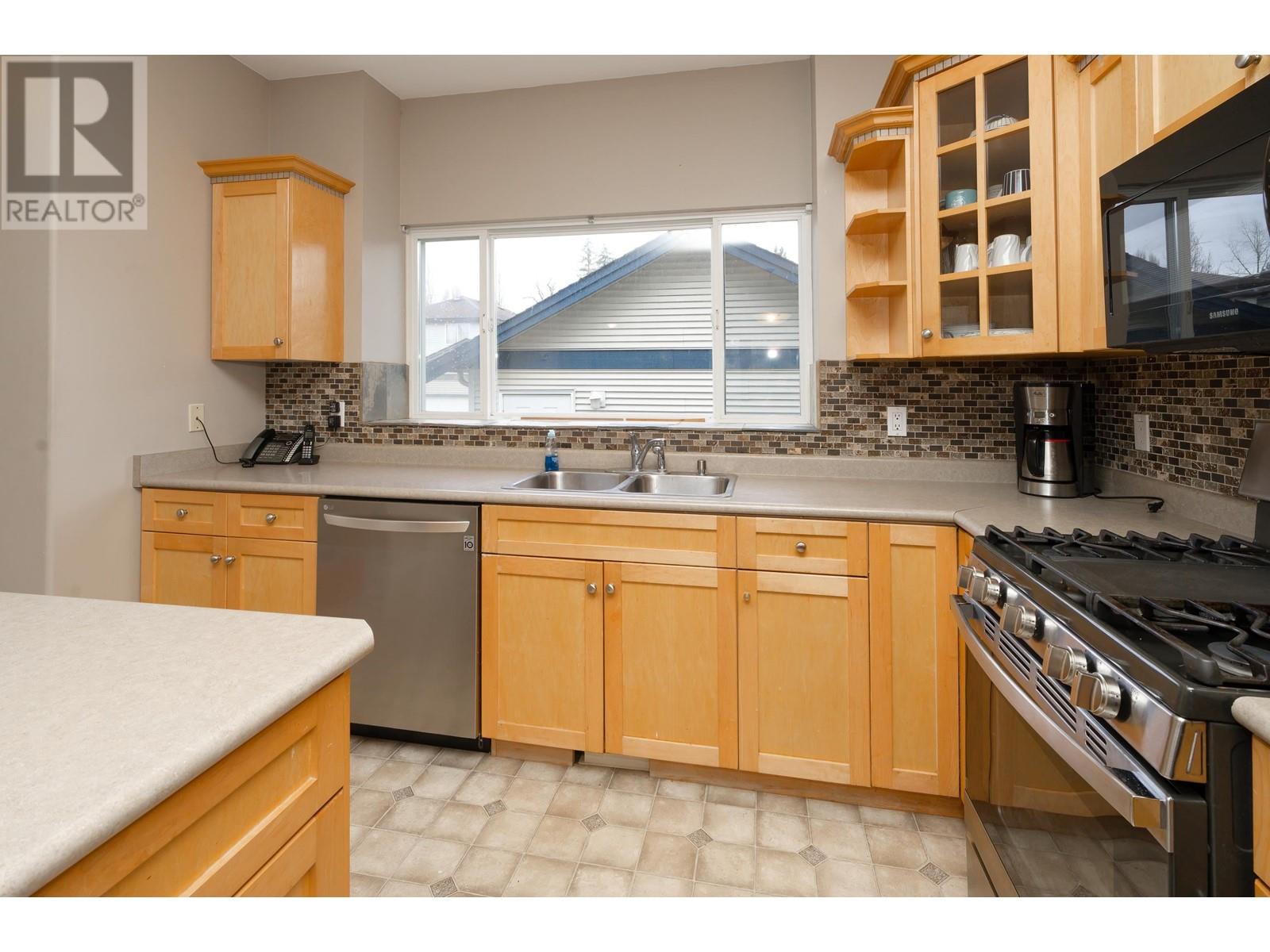 24117 102 Avenue, Maple Ridge, British Columbia  V2W 2A2 - Photo 5 - R2852140