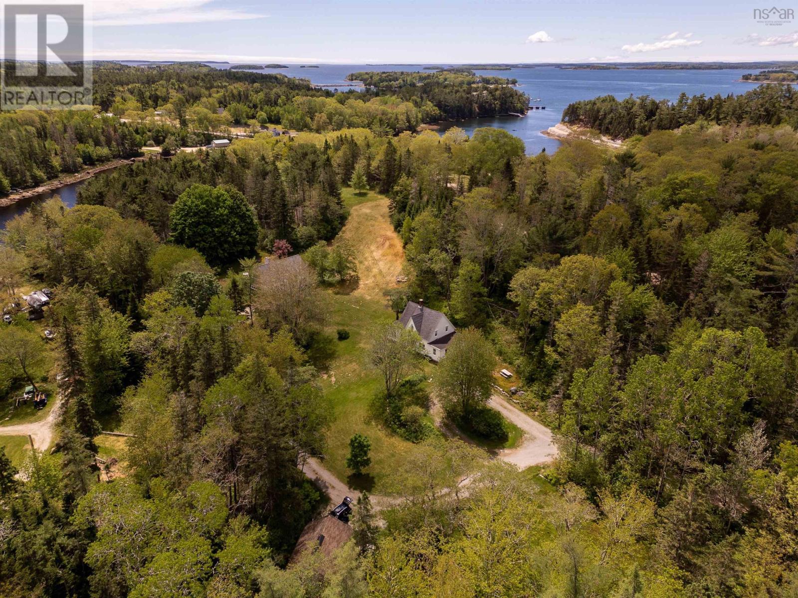 16 Latimer Lane, Chester Basin, Nova Scotia  B0J 1K0 - Photo 11 - 202403244
