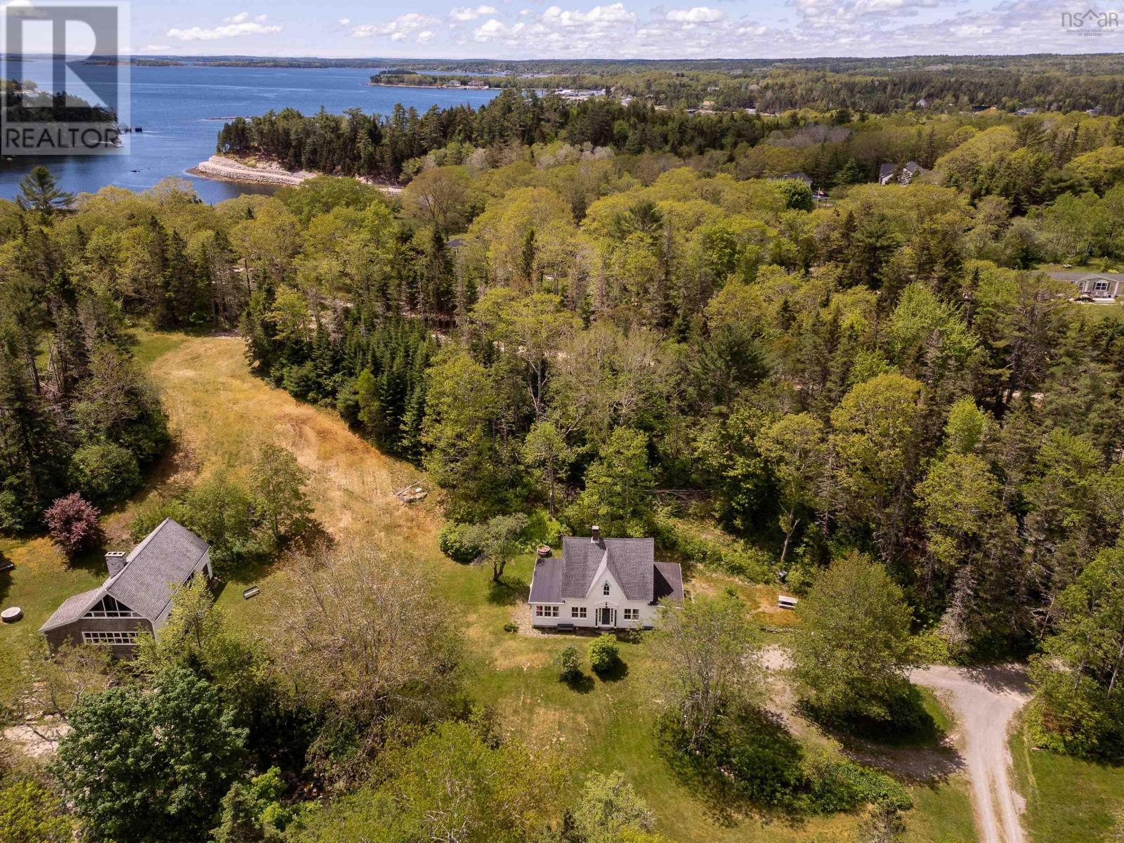 16 Latimer Lane, Chester Basin, Nova Scotia  B0J 1K0 - Photo 4 - 202403244