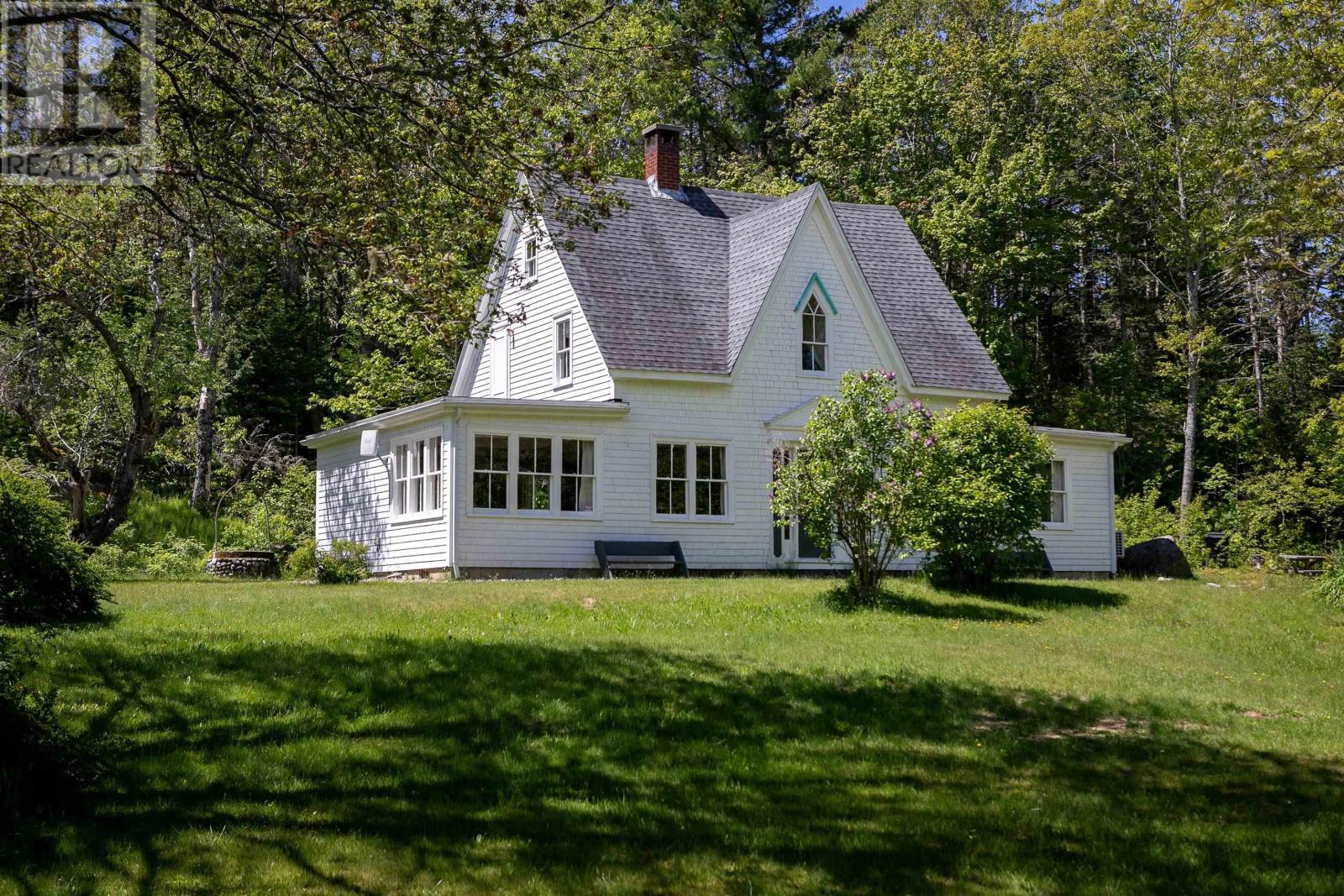 16 Latimer Lane, Chester Basin, Nova Scotia  B0J 1K0 - Photo 7 - 202403244
