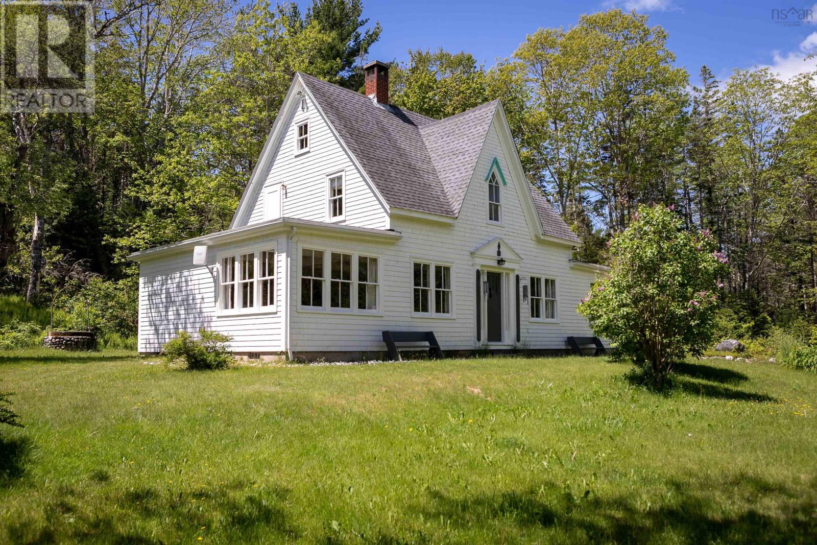 16 Latimer Lane, Chester Basin, Nova Scotia  B0J 1K0 - Photo 9 - 202403244