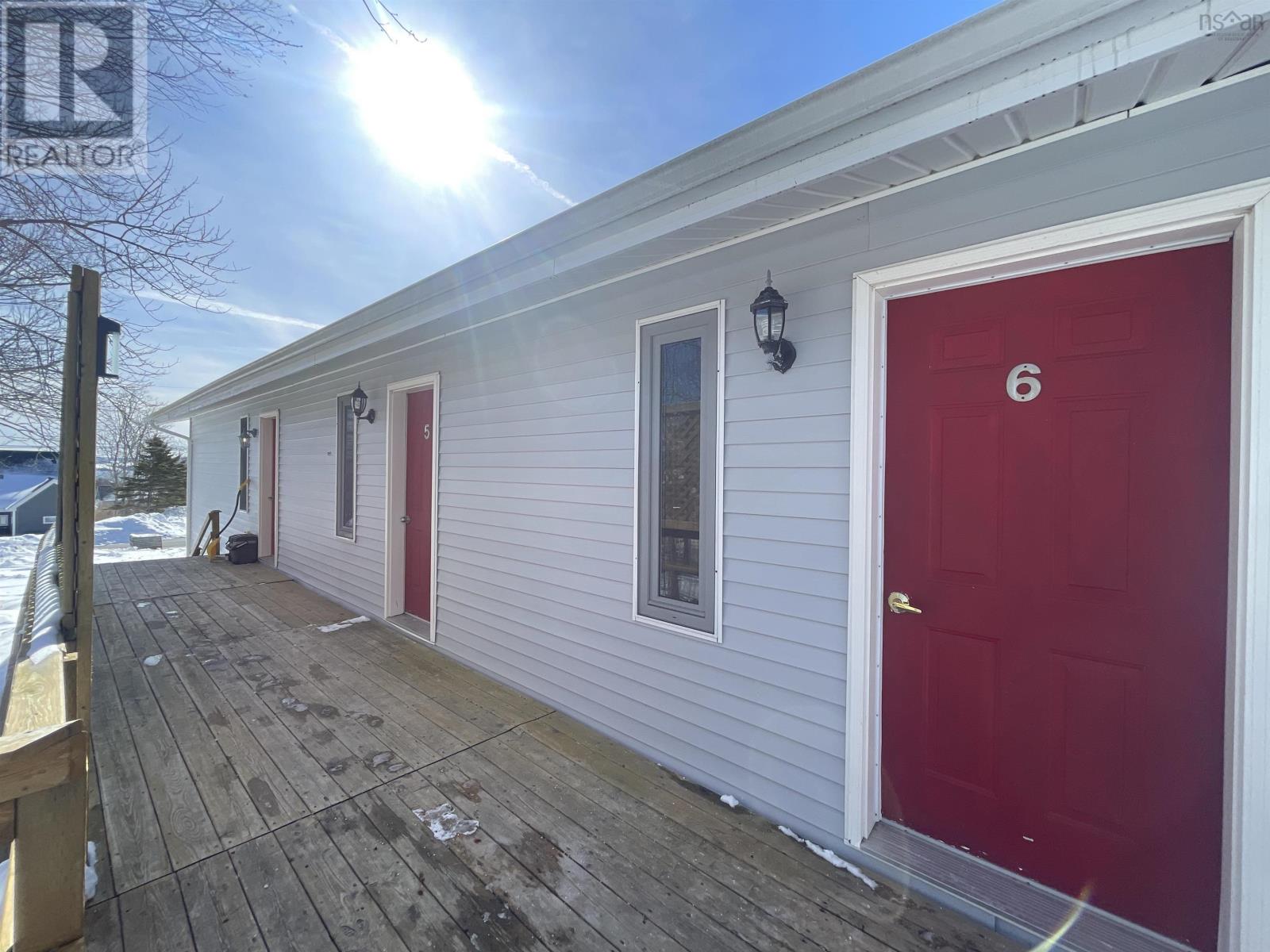 16 High Street, Baddeck, Nova Scotia  B0E 1B0 - Photo 2 - 202403260