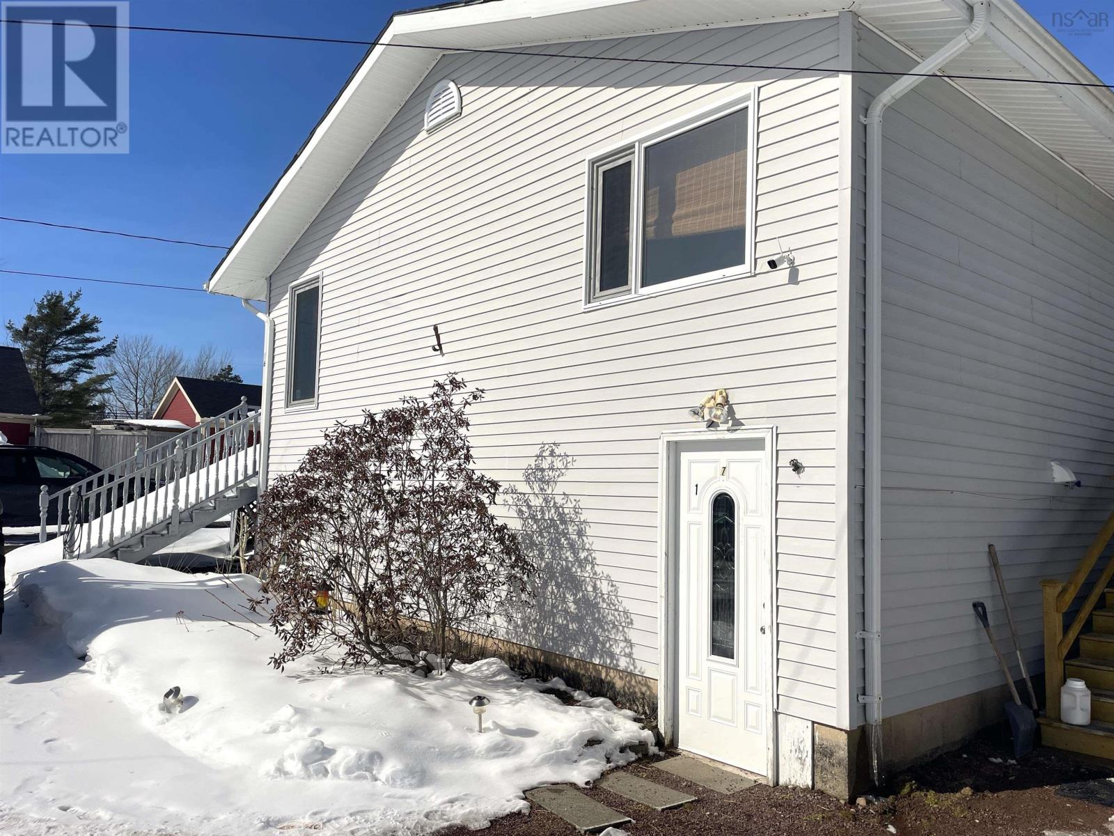 16 High Street, Baddeck, Nova Scotia  B0E 1B0 - Photo 3 - 202403260