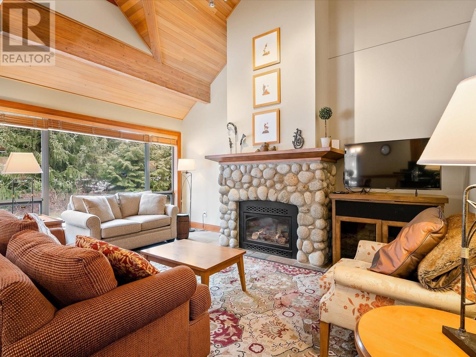 C 4867 Casabella Crescent, Whistler, British Columbia  V8E 0Z4 - Photo 2 - R2852202