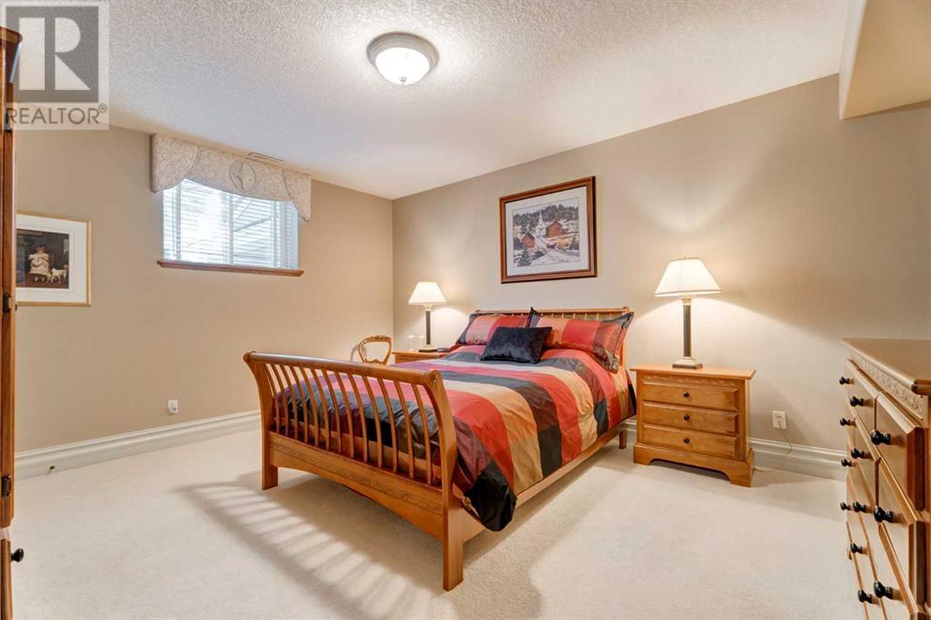 10 Slopeview Drive Sw, Calgary, Alberta  T3H 3Y7 - Photo 32 - A2105016