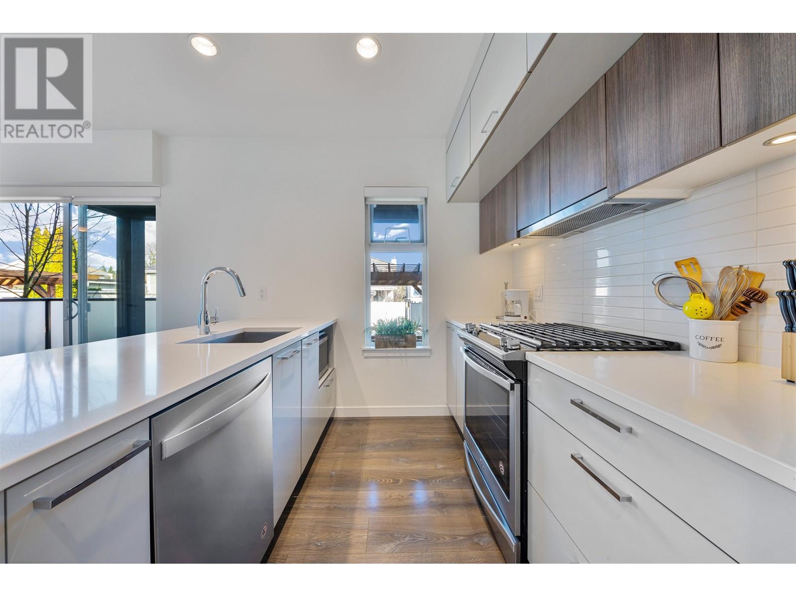 2735 Ward Street, Vancouver, British Columbia  V5R 4S6 - Photo 7 - R2852100