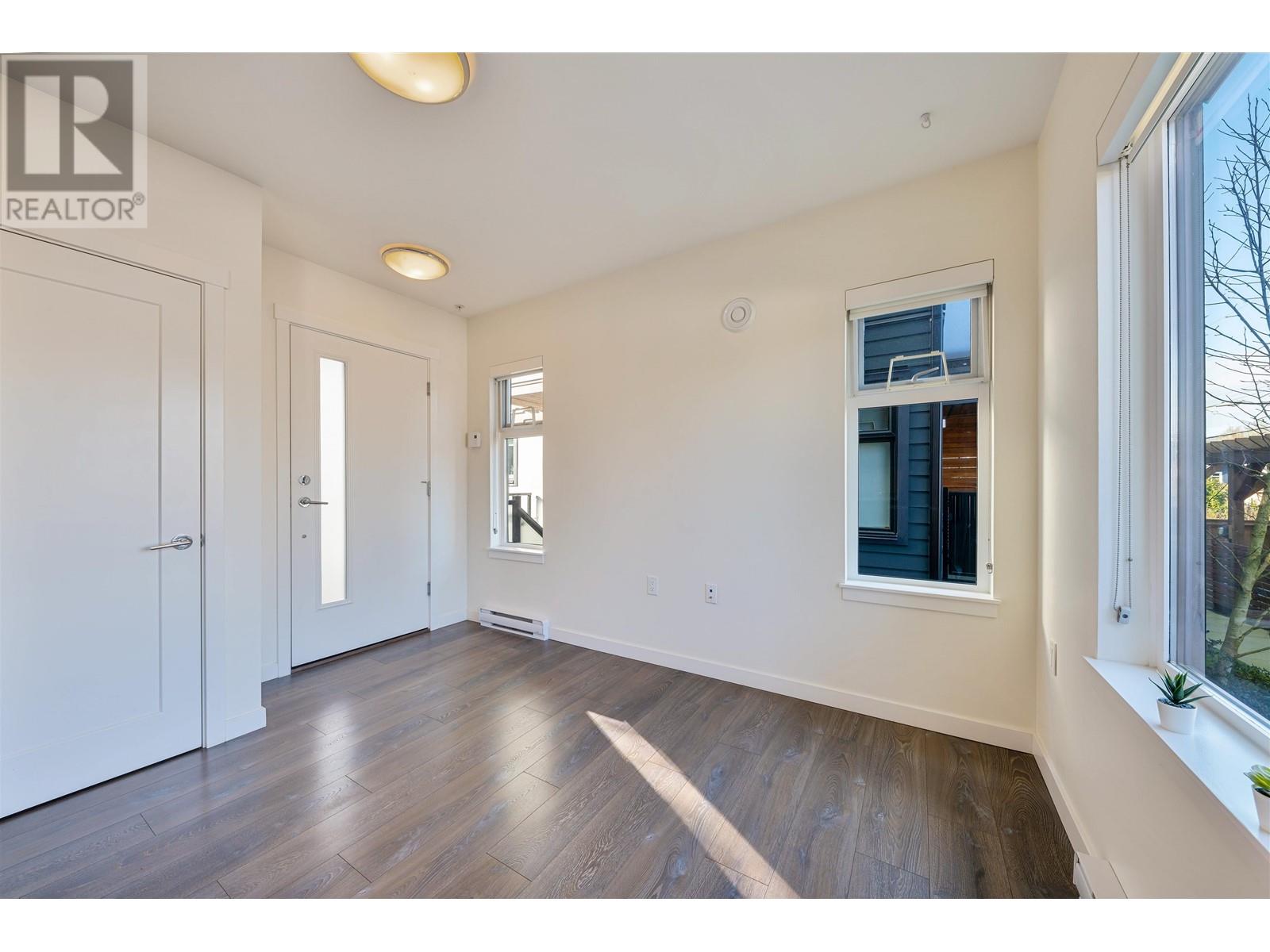 2735 Ward Street, Vancouver, British Columbia  V5R 4S6 - Photo 5 - R2852100