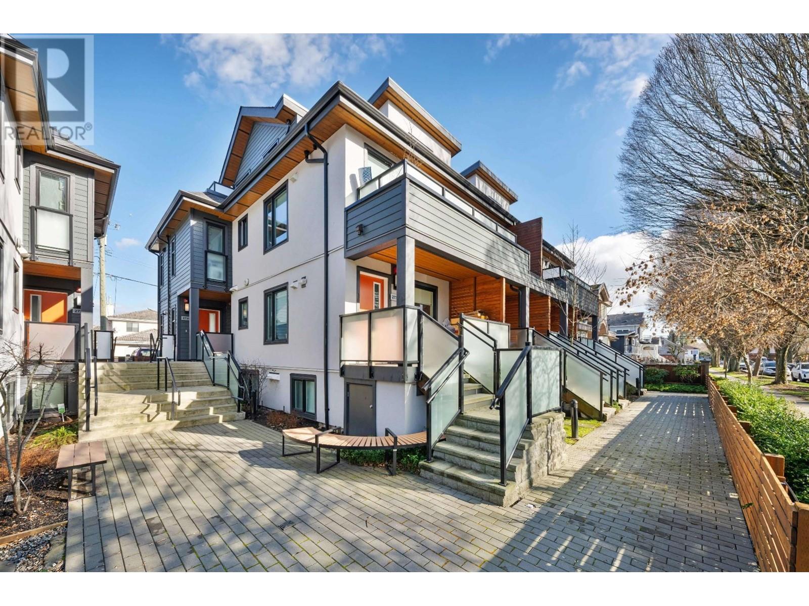 2735 Ward Street, Vancouver, British Columbia  V5R 4S6 - Photo 2 - R2852100