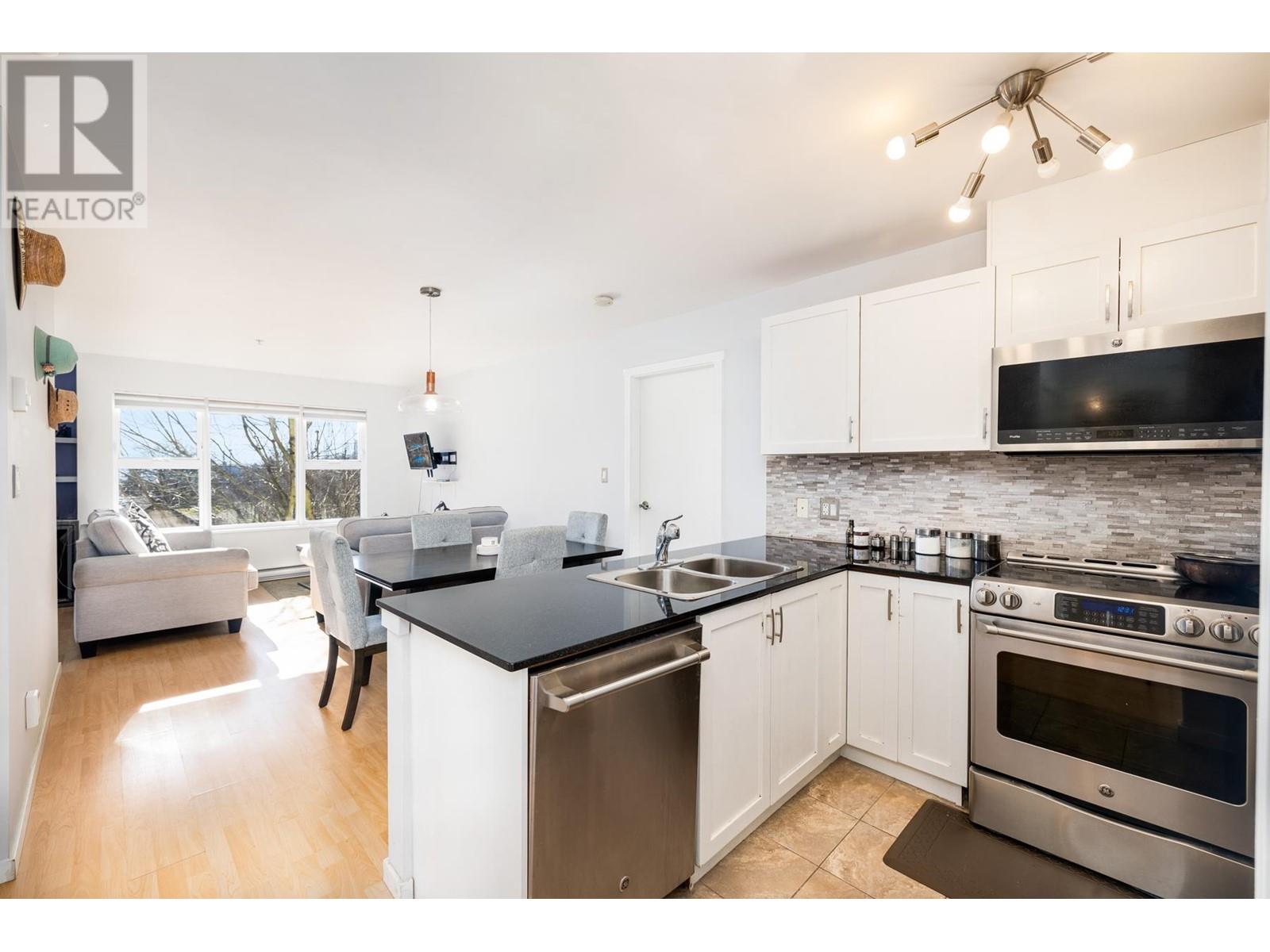 408 315 Knox Street, New Westminster, British Columbia  V3L 0B5 - Photo 3 - R2852308